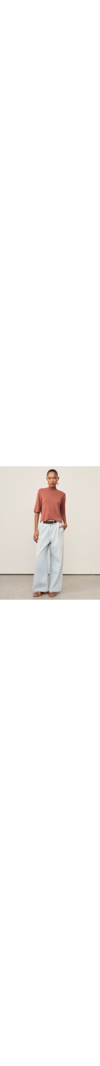 Camiseta Feminina De Tricot Gola Alta Básica - Marrom
