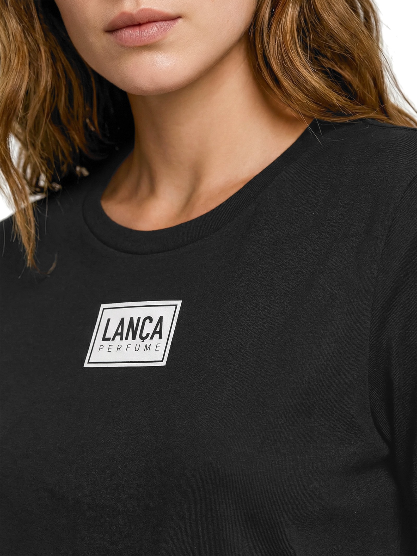 Camiseta Feminina Decote Redondo Preto Lança Perfume