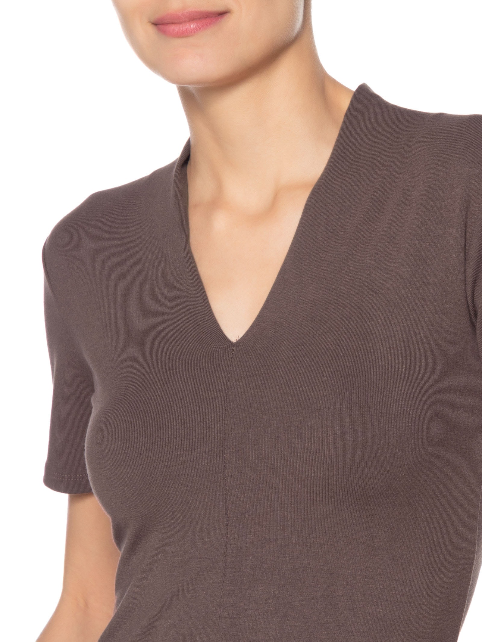Camiseta Feminina Decote V Marrom Basiq