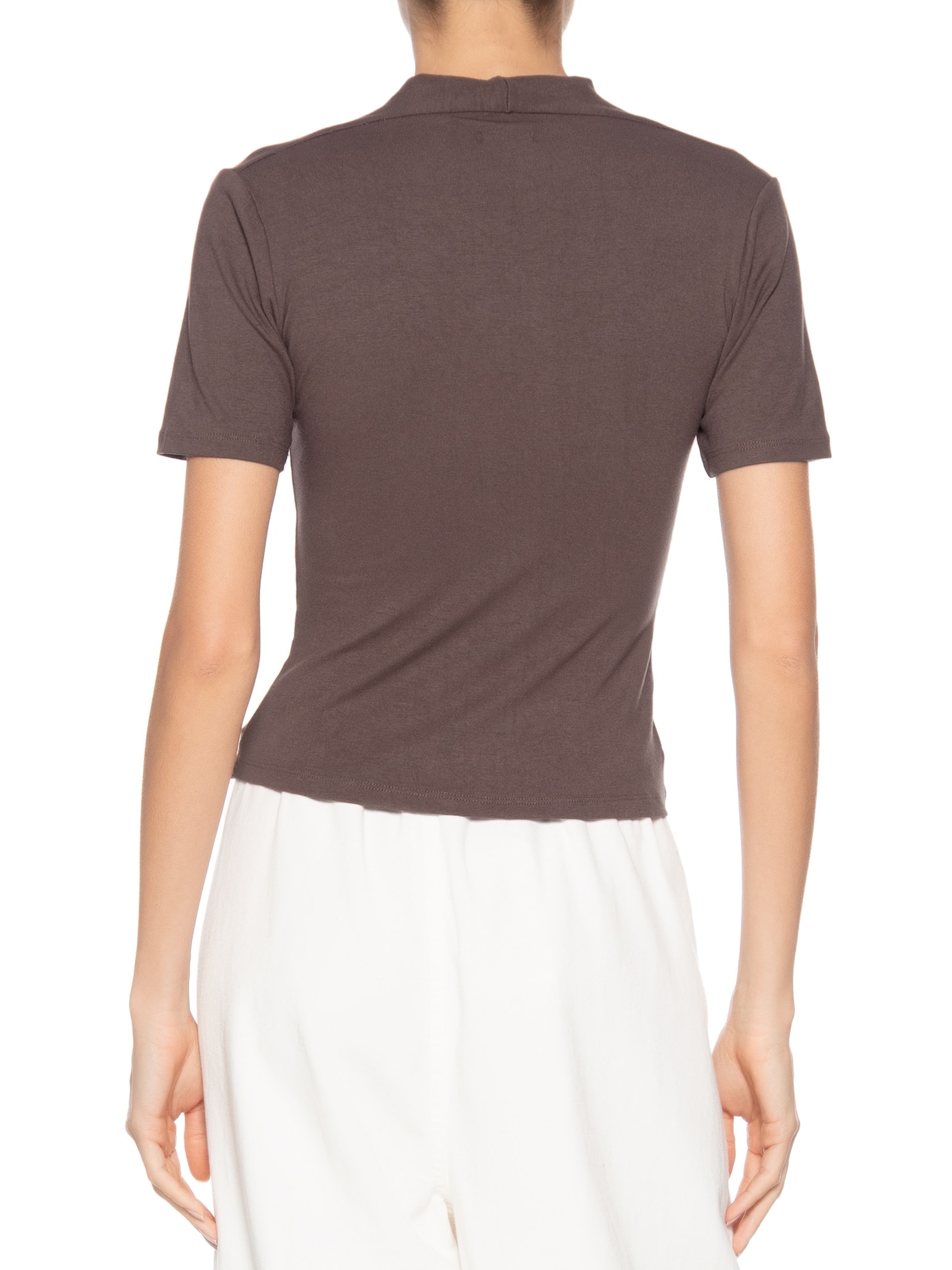 Camiseta Feminina Decote V Marrom Basiq