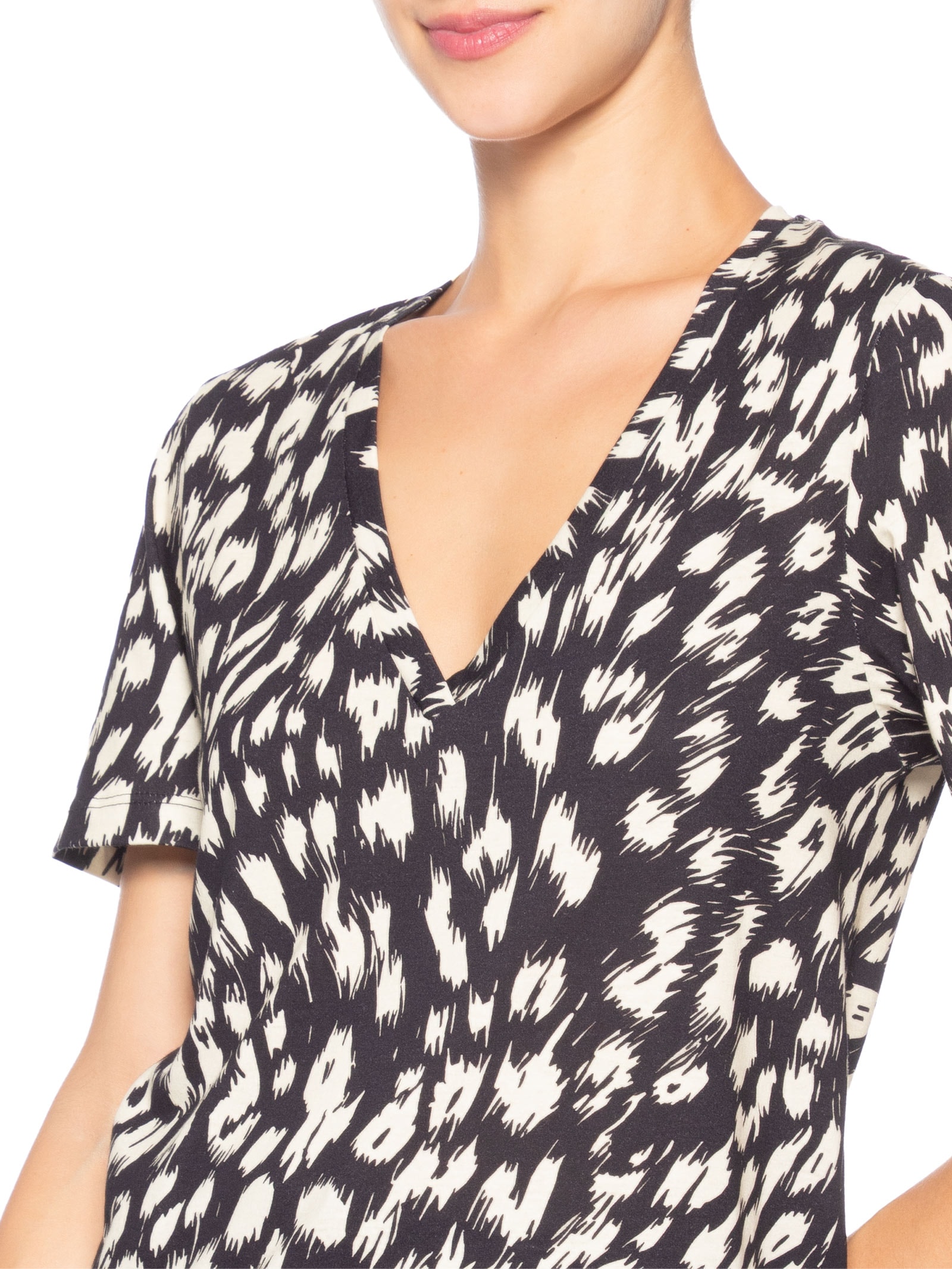 Camiseta Feminina Decote V Onça Abby Preto Animale