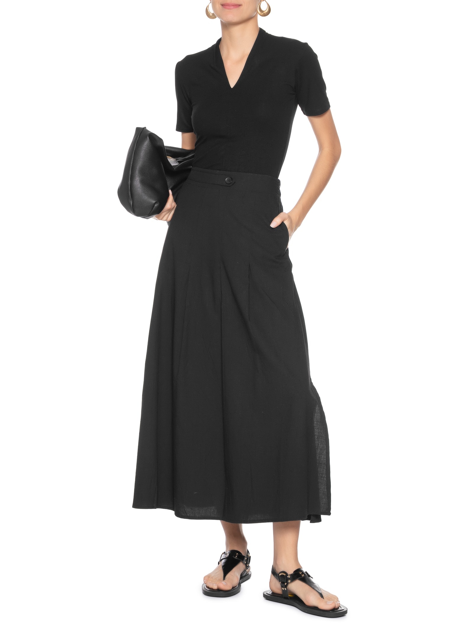 Camiseta Feminina Decote V Preto Basiq