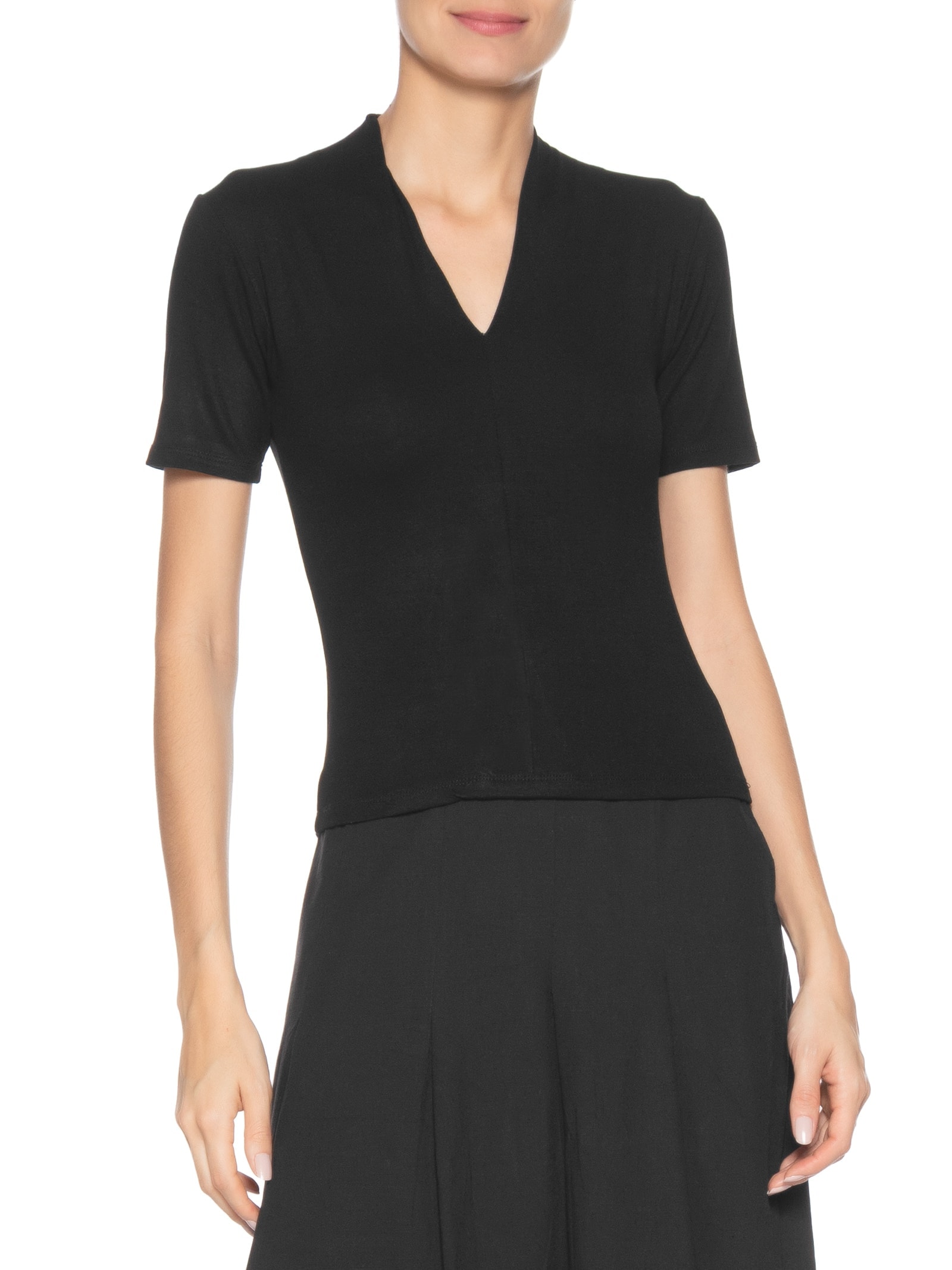 Camiseta Feminina Decote V Preto Basiq