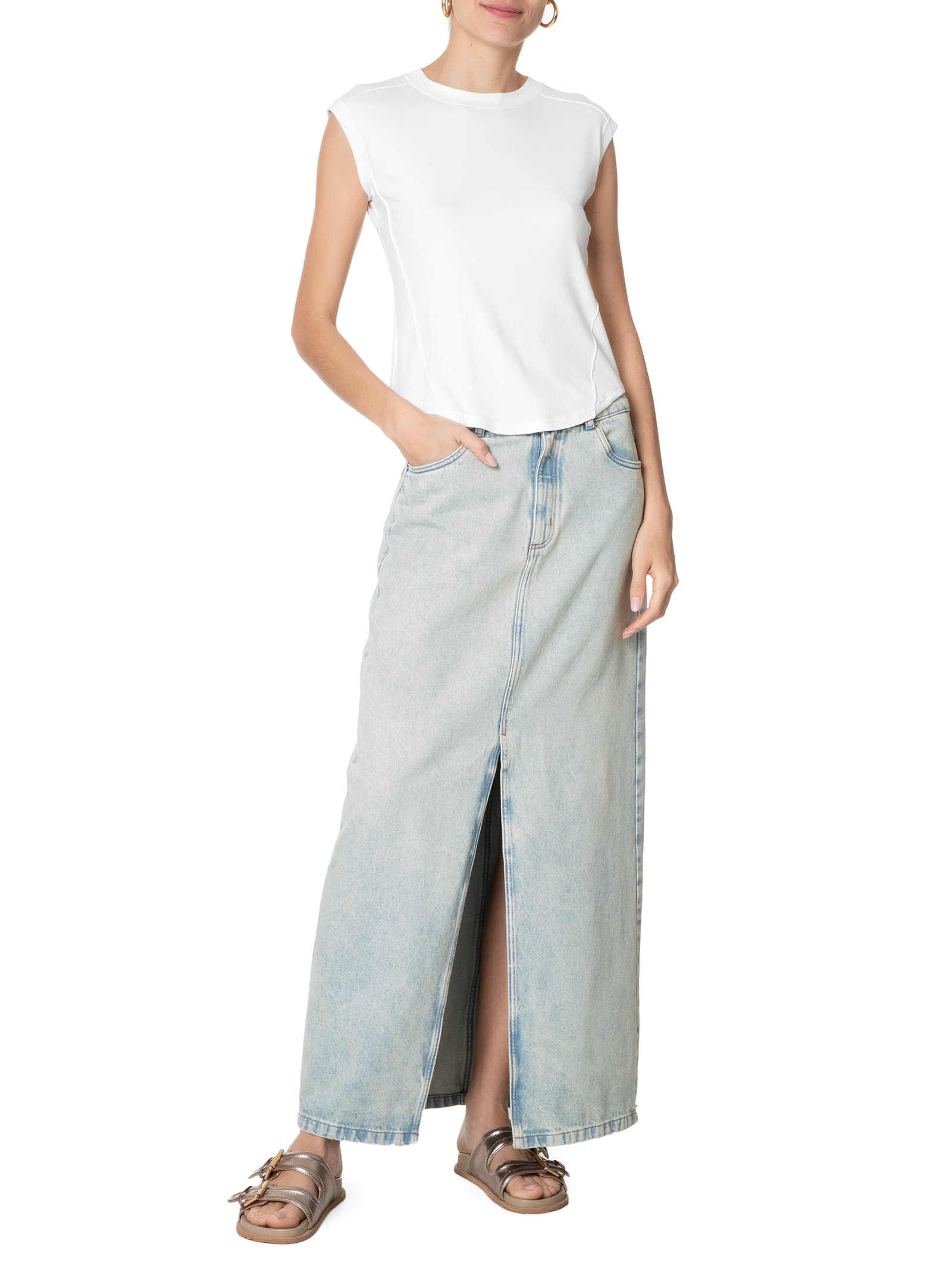 Camiseta Feminina Detalhe Nervuras Branco Basiq