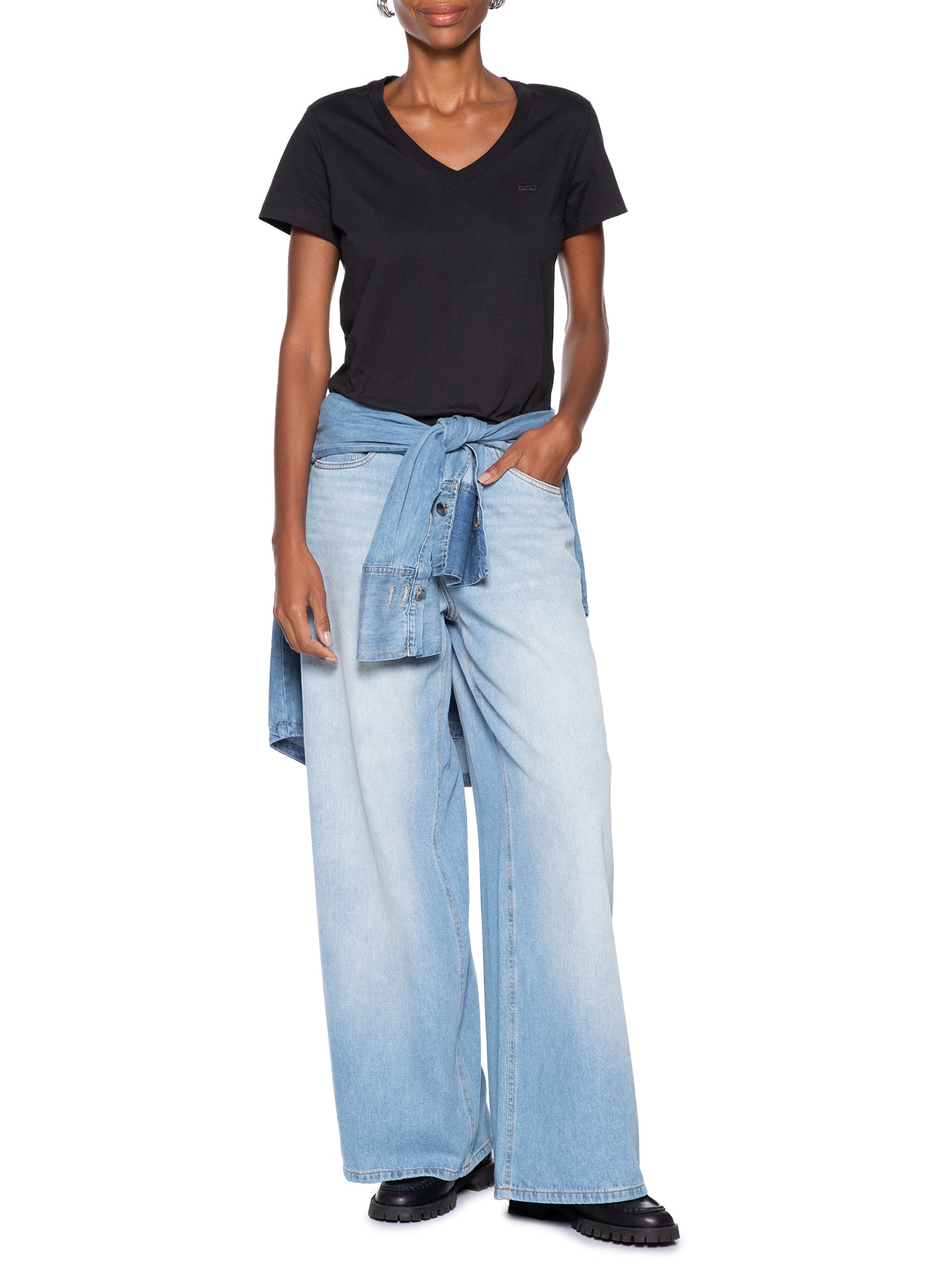 Camiseta Feminina Favorite V-Neck Preto Levi's