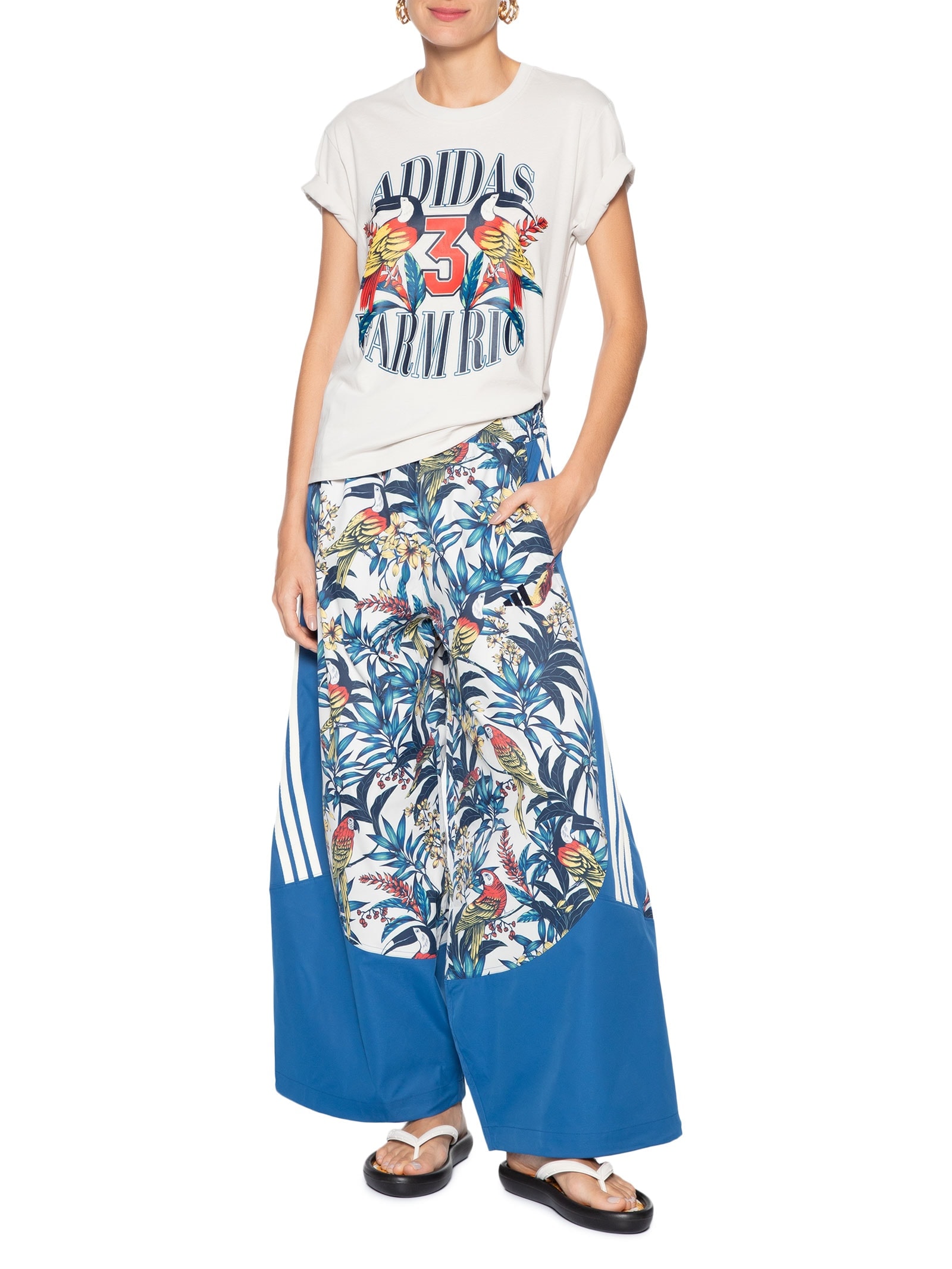 Camiseta Feminina GFX Cinza Adidas + Farm