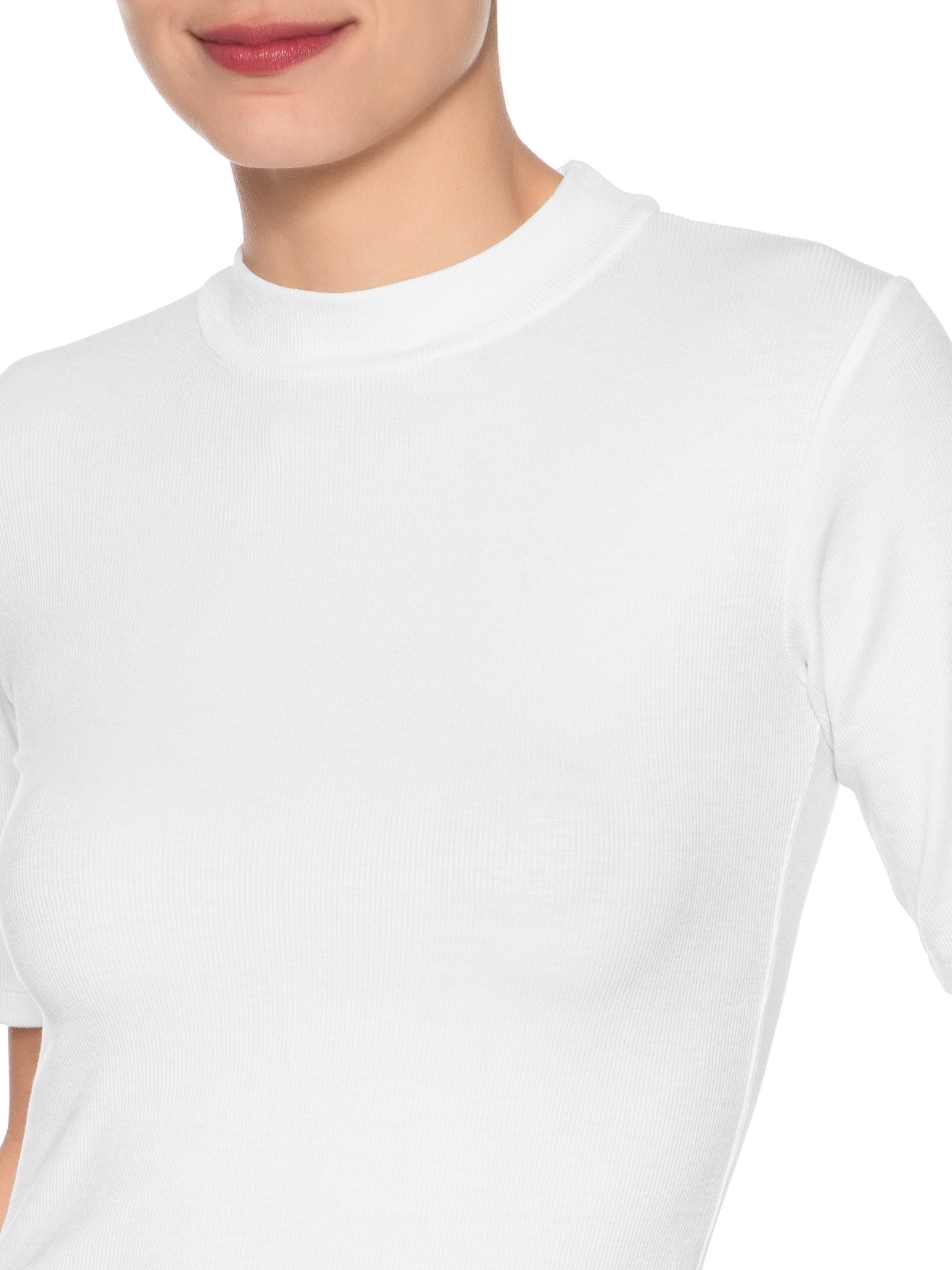 Camiseta Feminina Gola Alta Branco  Basiq