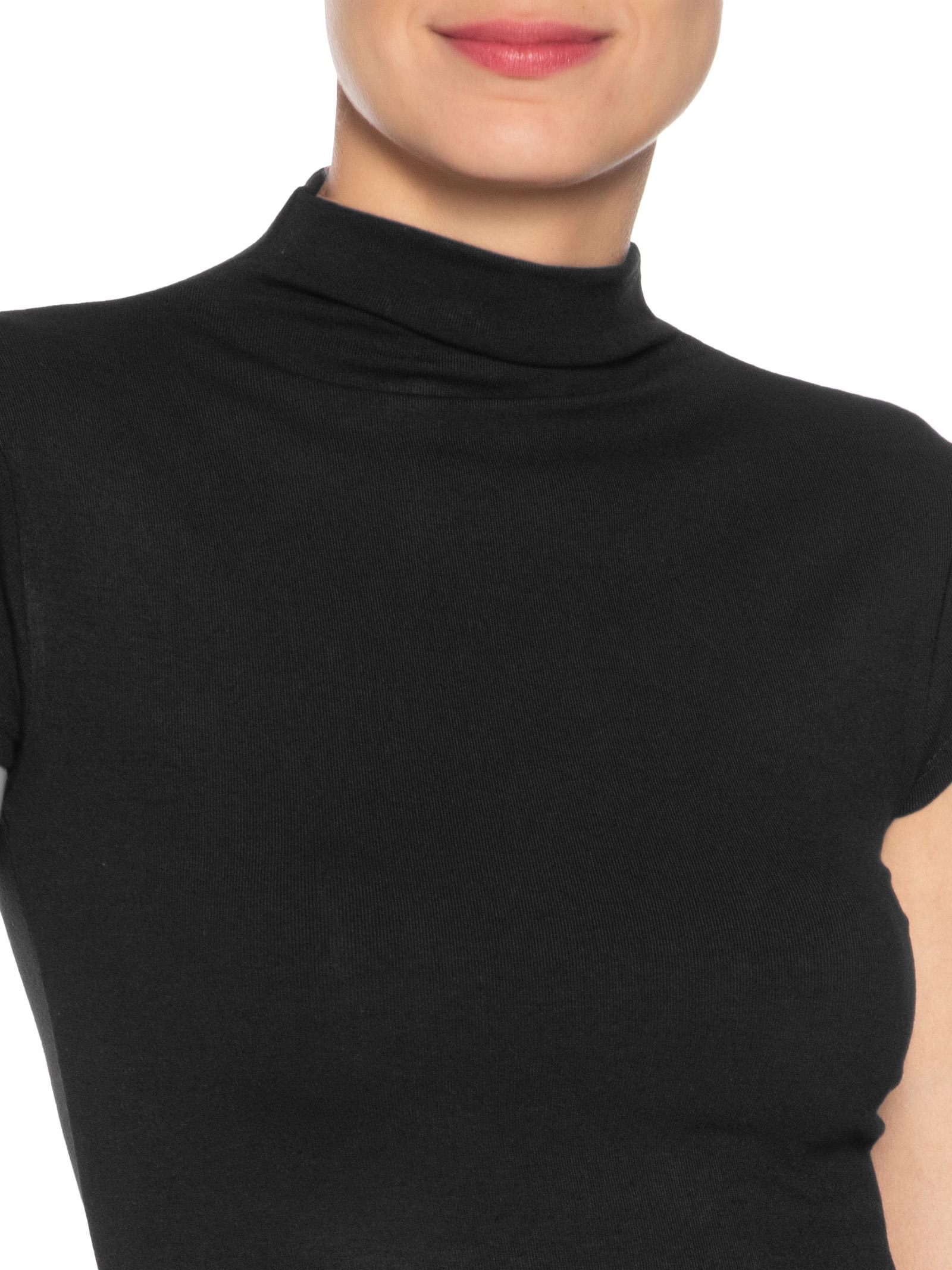 Camiseta Feminina Gola Alta Preto Basiq