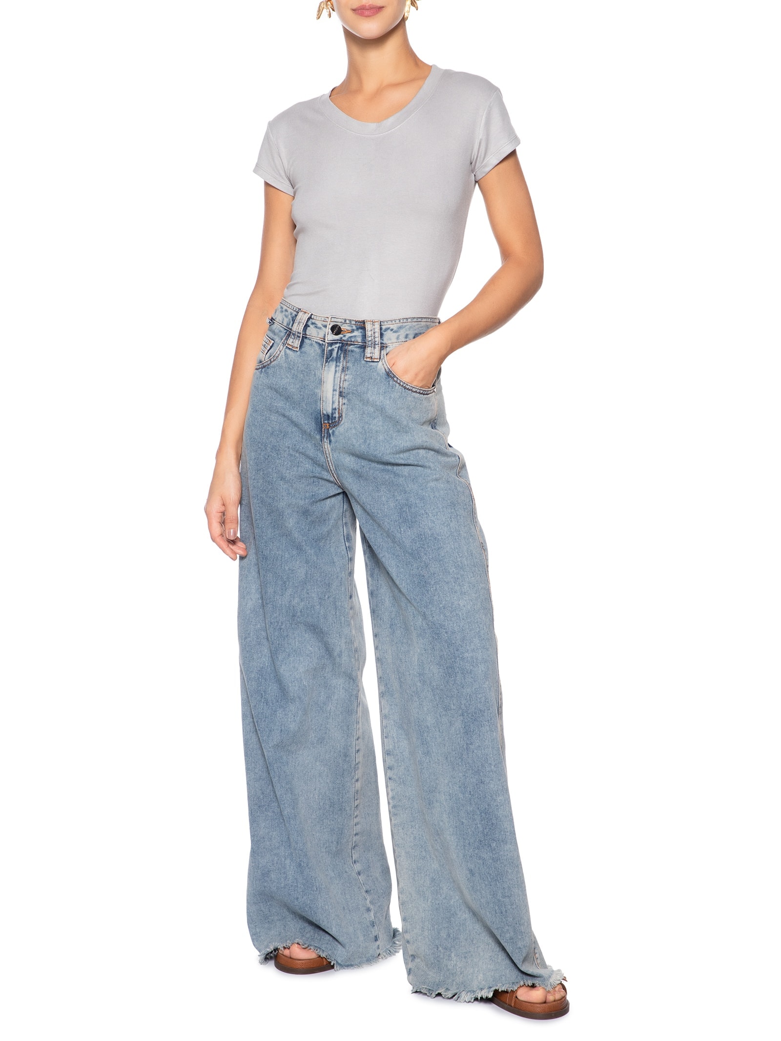 Camiseta Feminina Justa Ao Corpo Manga Curta Cinza Basiq