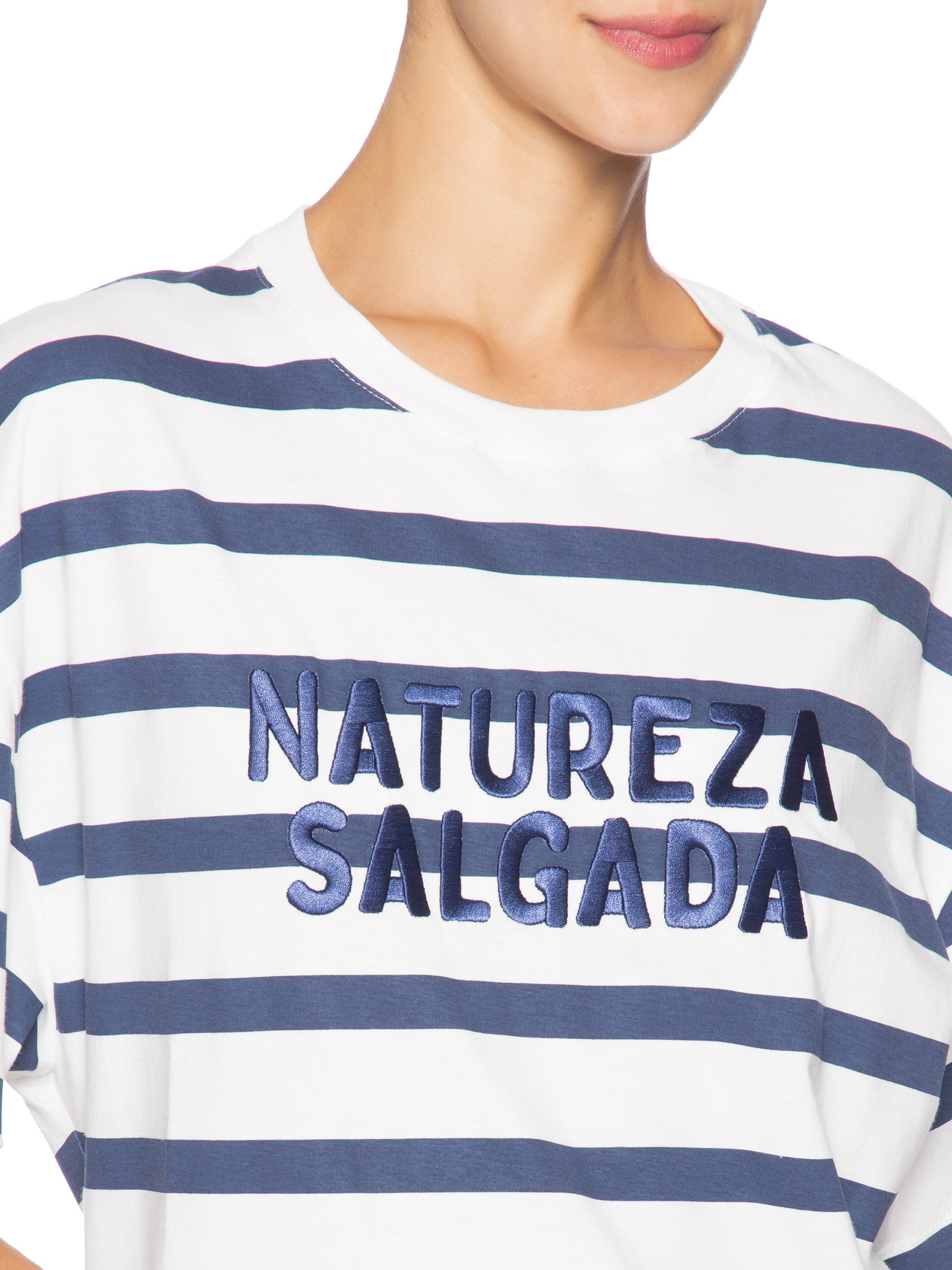 Camiseta Feminina Listra Bordado Natureza Salgada – Branco Dress To