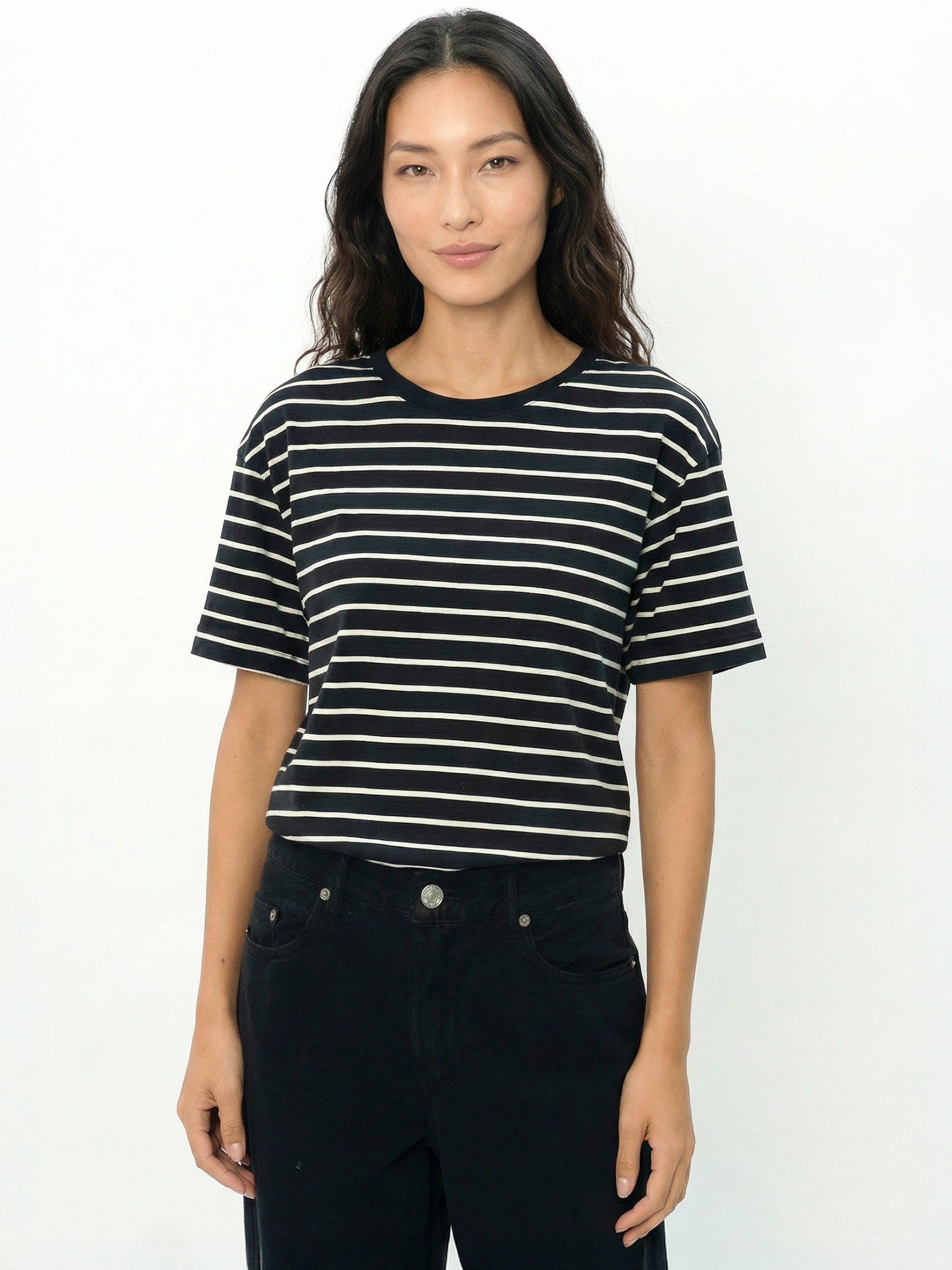 Camiseta Feminina Manga Curta Listras Preto Maria Filó