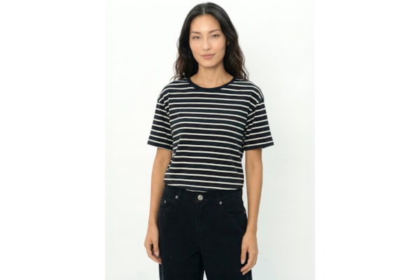 Camiseta Feminina Manga Curta Listras - Preto