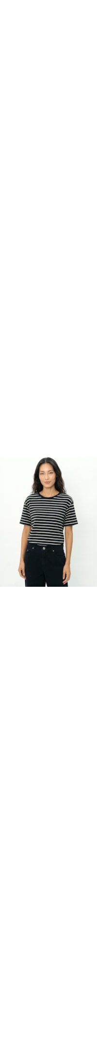 Camiseta Feminina Manga Curta Listras - Preto