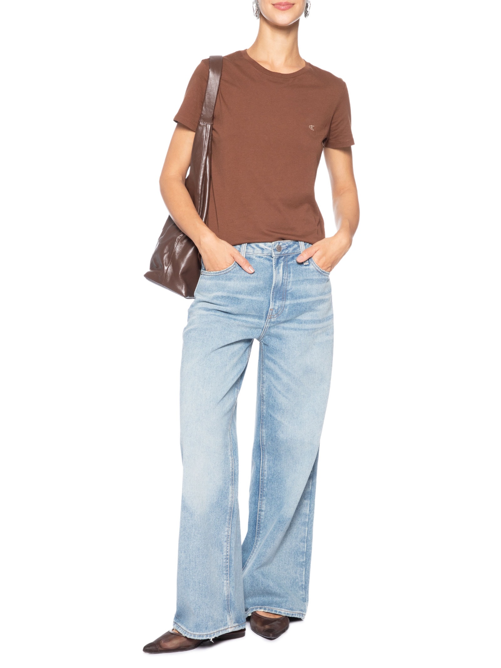 Camiseta Feminina Manga Curta Logo Bordado Marrom Calvin Klein Jeans