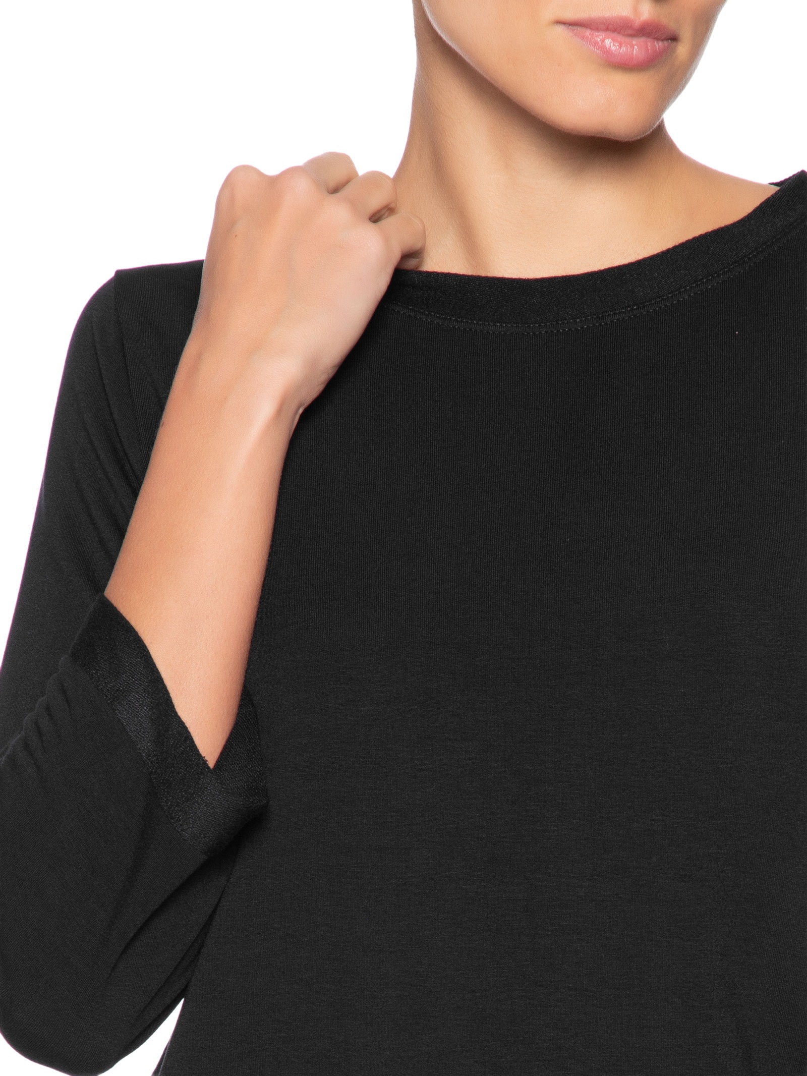 Camiseta Feminina Manga Três Quartos – Preto Basiq