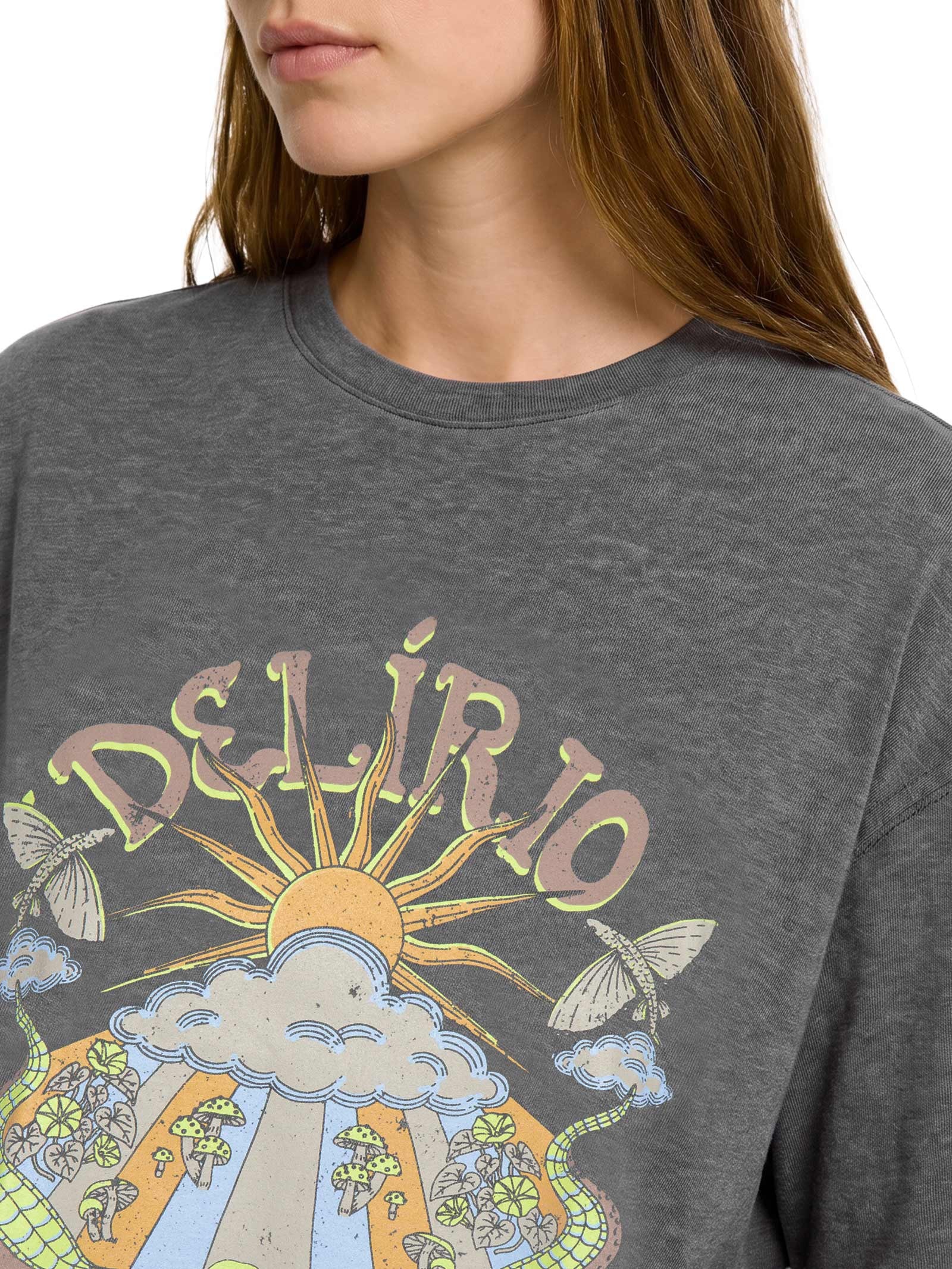 Camiseta Feminina Maxi Alucinação Cinza Cantão