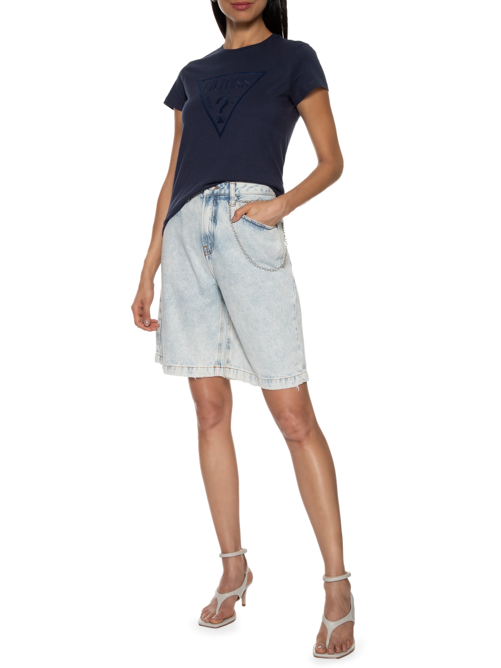 Camiseta Feminina Paetê e Bordado Azul Guess