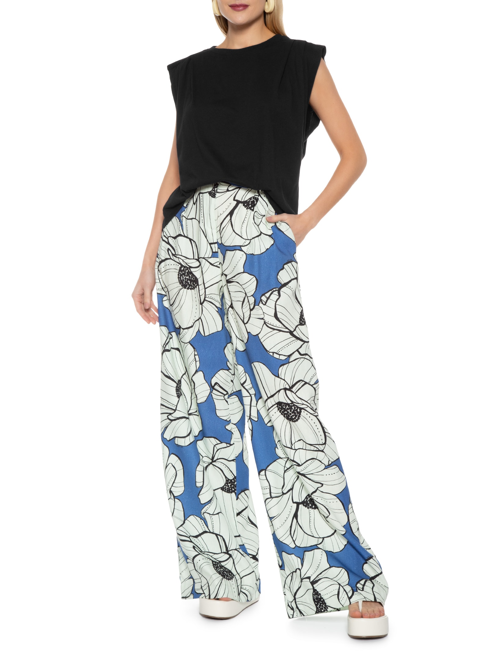 Camiseta Feminina Pregas Ombro Preto  Farm