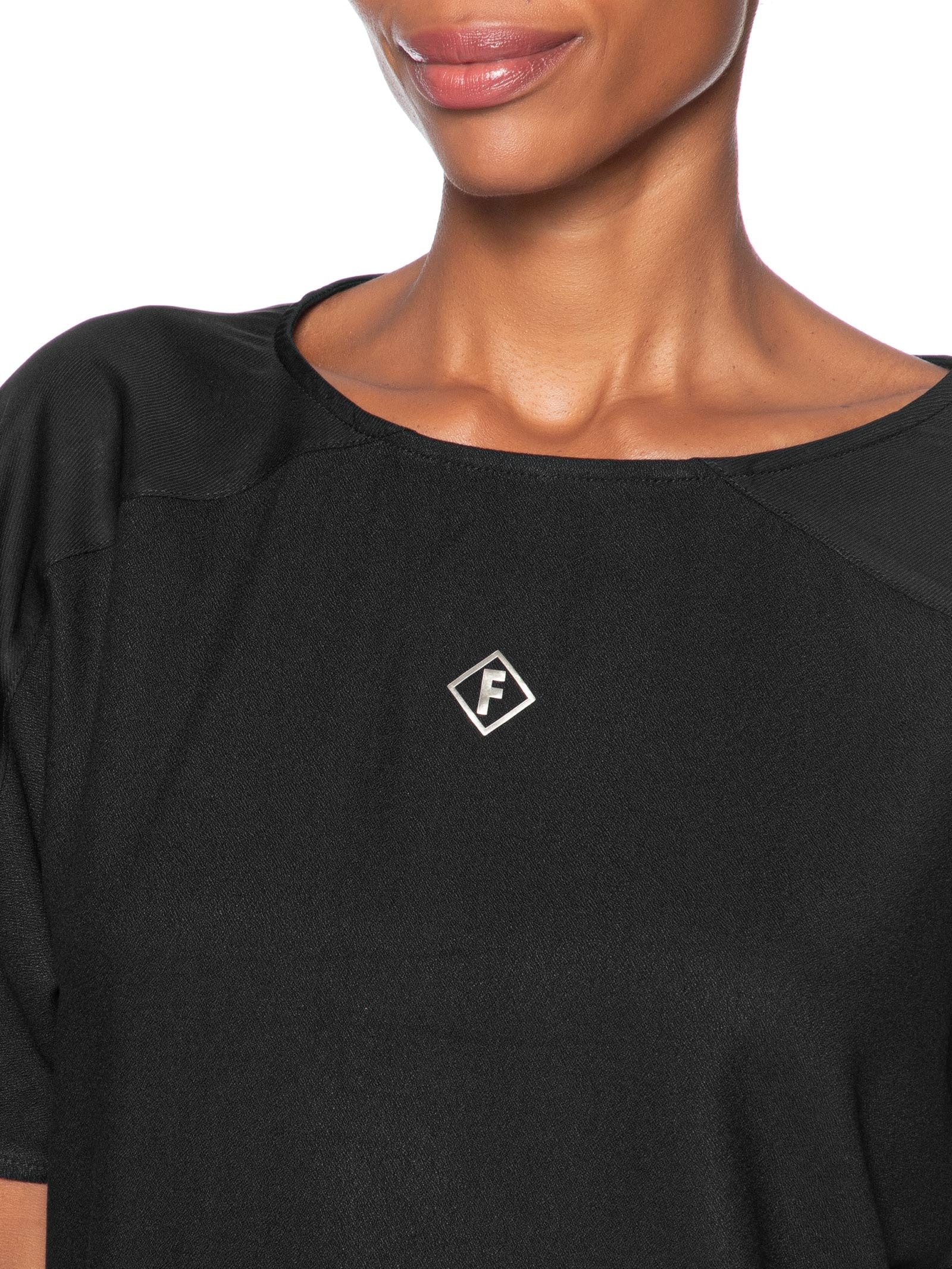 Camiseta Feminina Preto Forum