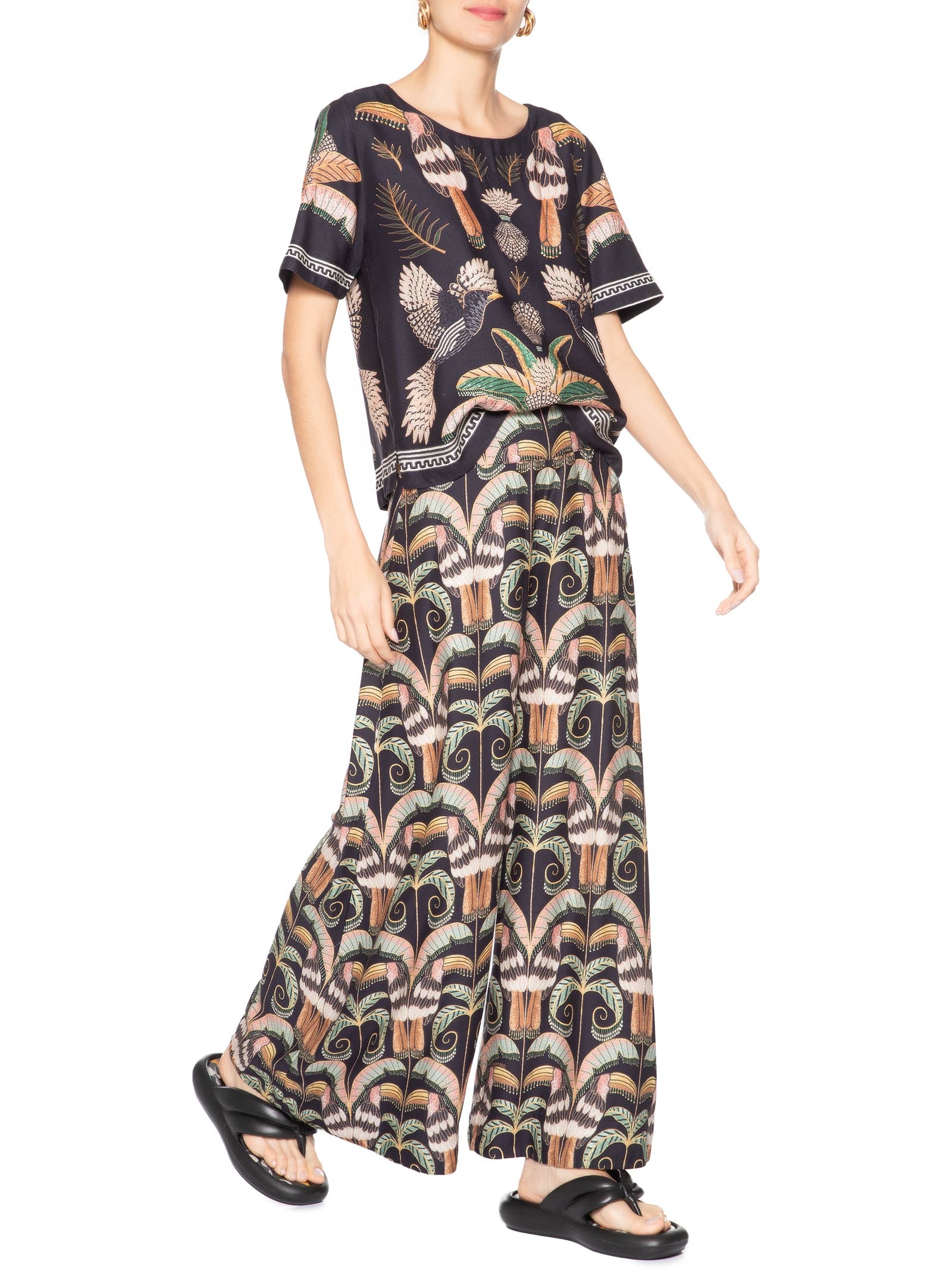 Camiseta Feminina Recanto Dos Pássaros Preto Farm