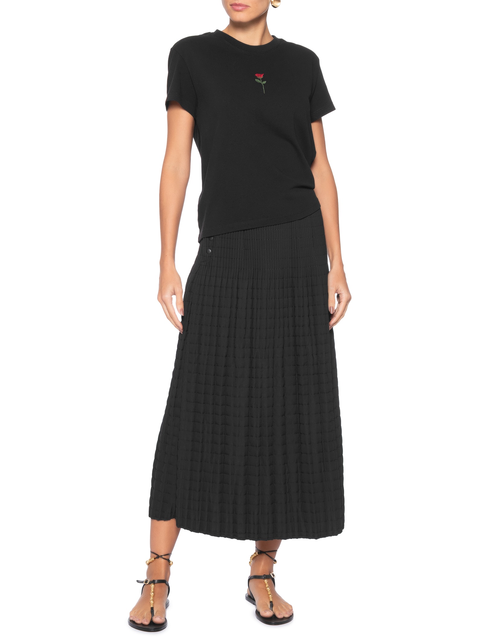 Camiseta Feminina Rosa Bordada Preto Osklen