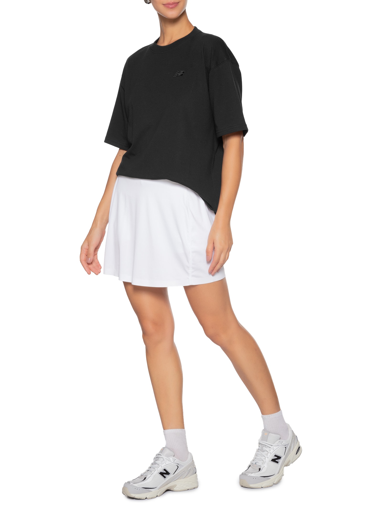 Camiseta Feminina Small Logo Over Preto New Balance