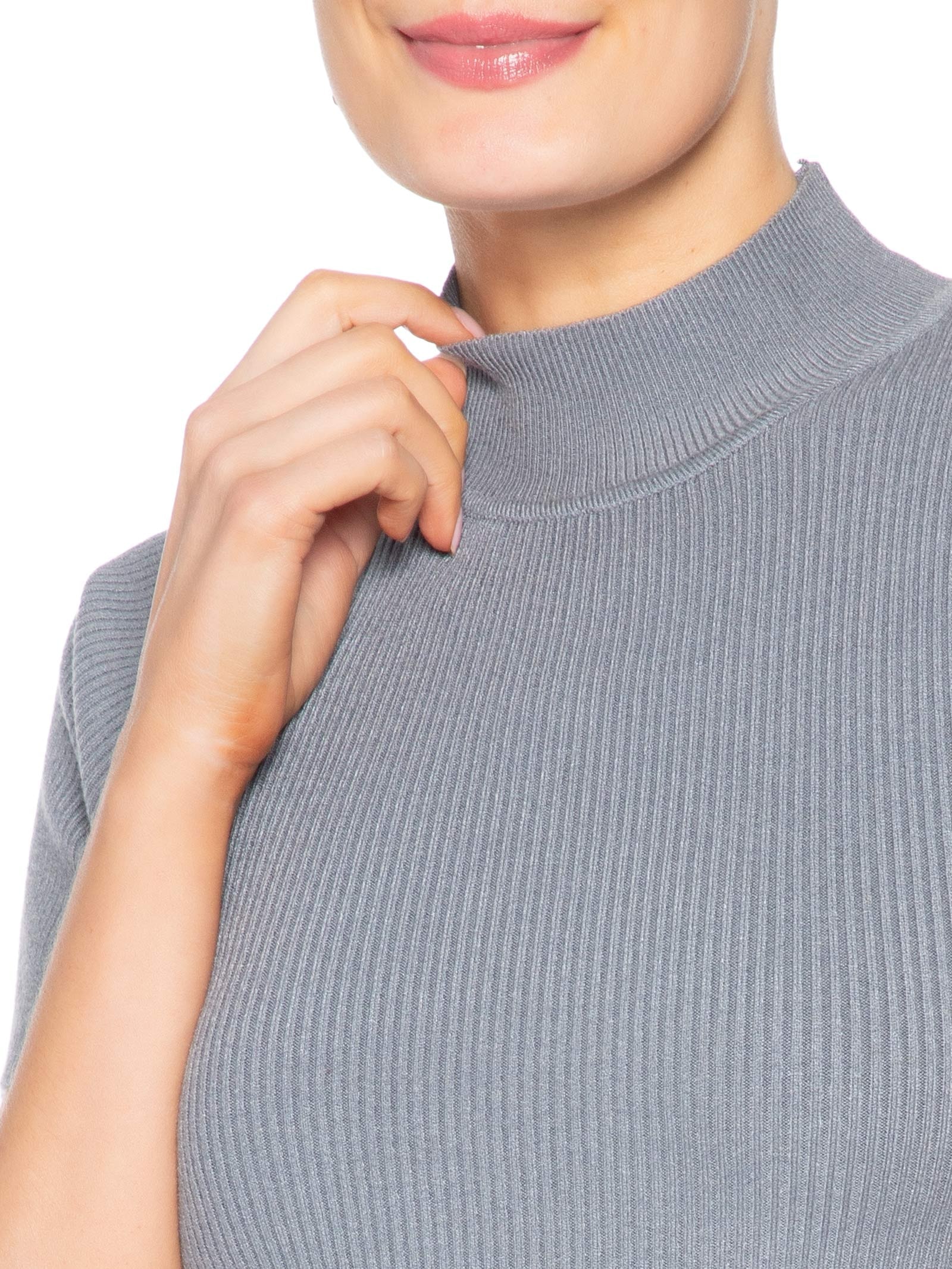 Camiseta Feminina Tricot Cropped Básica – Cinza Basiq