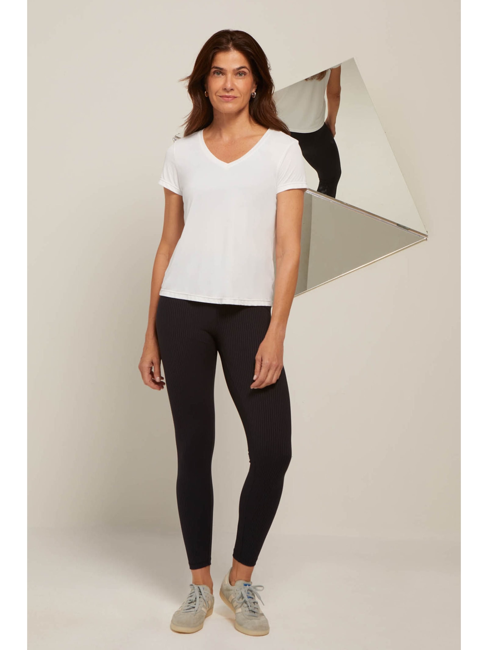 Camiseta Fitness Decote V Branca Dry Uv Palma Yogini