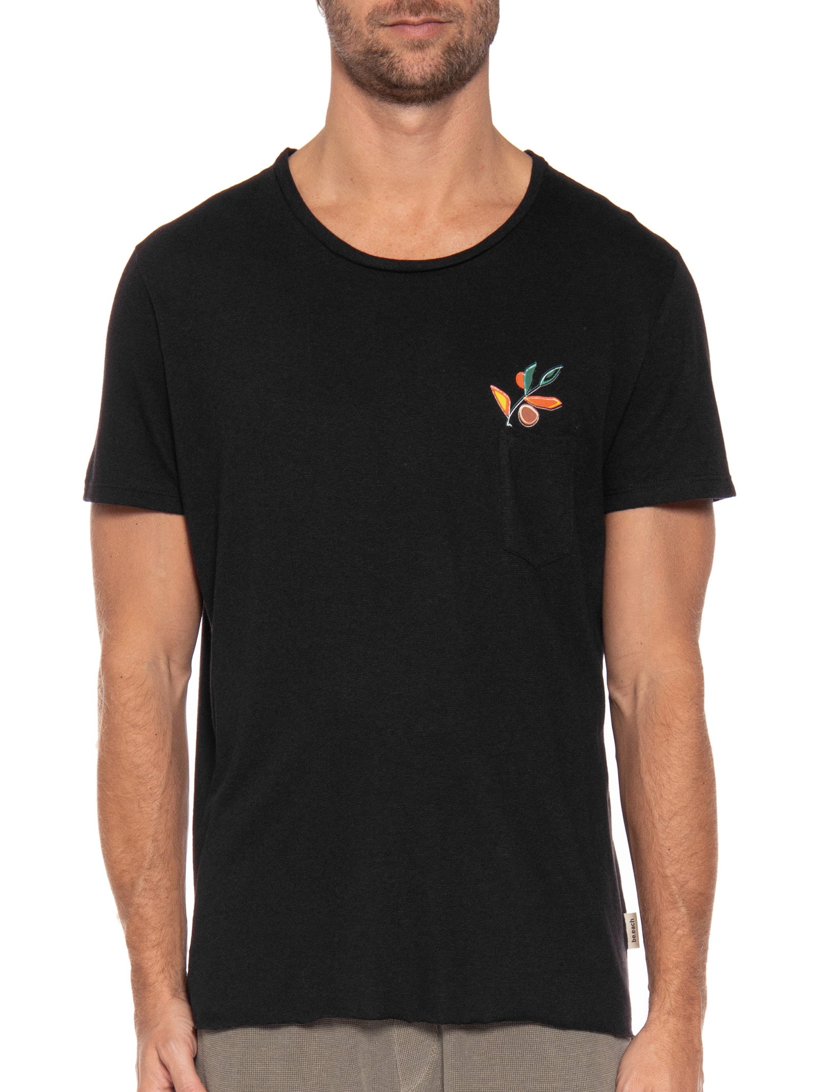 Camiseta Masculina Areal Flor Bolso Preto Be.each