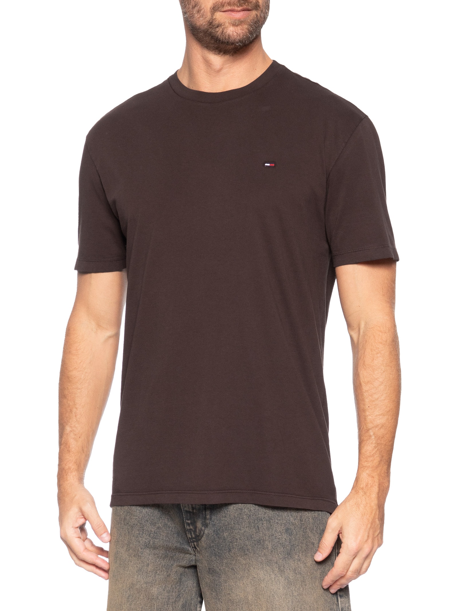 Camiseta Masculina Básica Bandeira Alongada Regular Fit Em Algodão Marrom Tommy Jeans