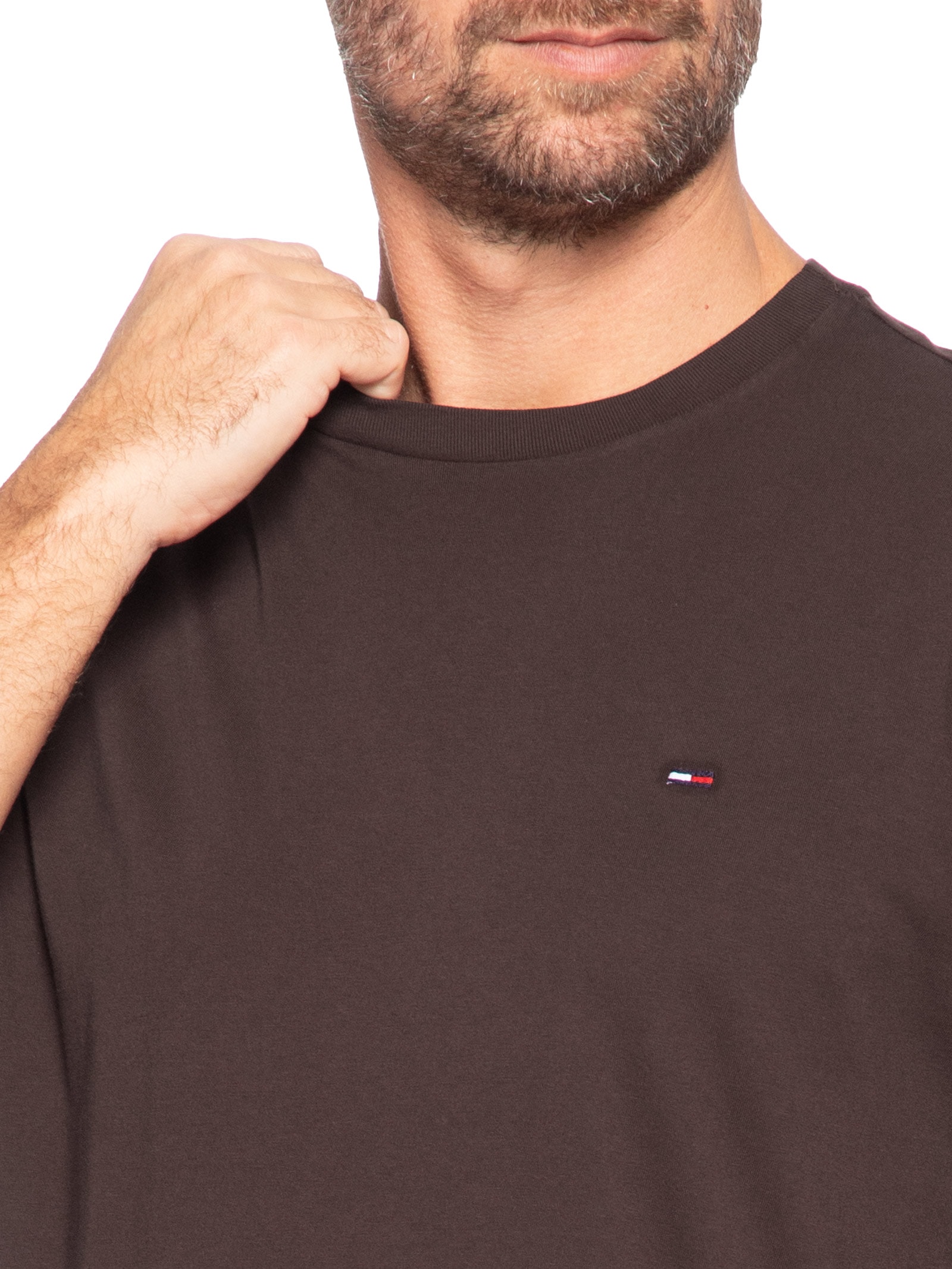 Camiseta Masculina Básica Bandeira Alongada Regular Fit Em Algodão Marrom Tommy Jeans