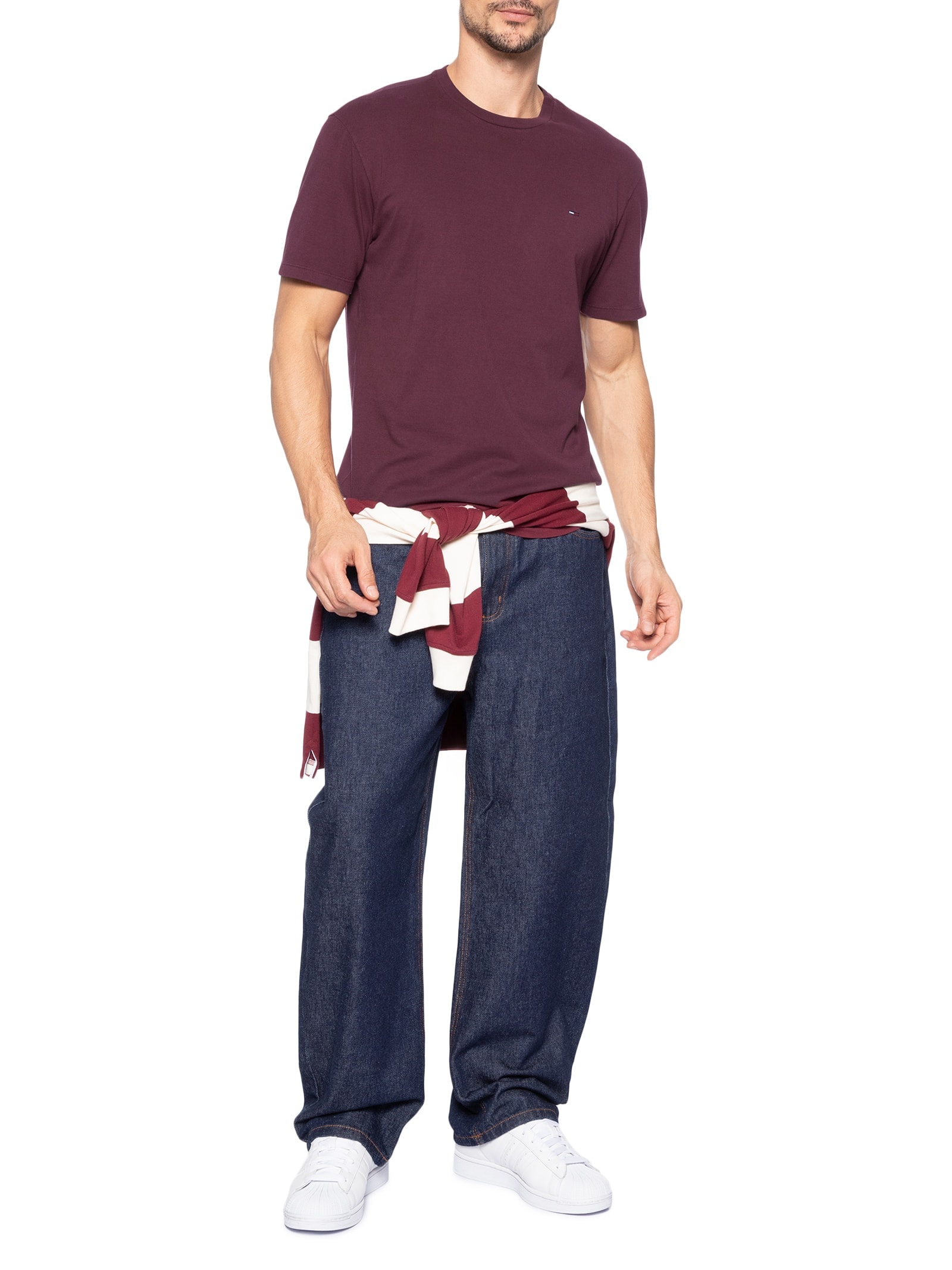 Camiseta Masculina Básica Bandeira Alongada Regular Fit Em Algodão Vermelho Tommy Jeans