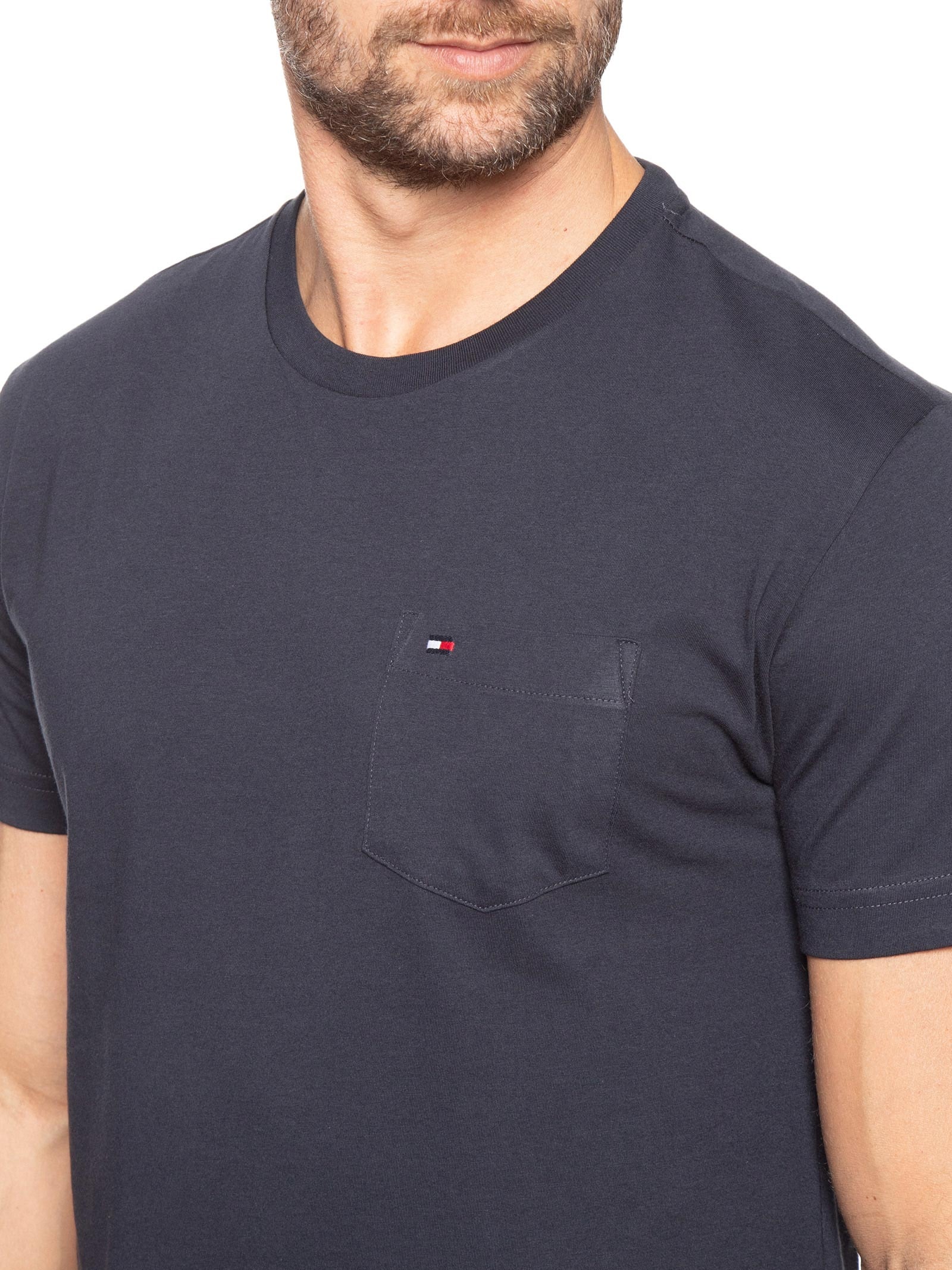 Camiseta Masculina Básica Com Bolso Regular Fit Em Algodão Azul Tommy Hilfiger
