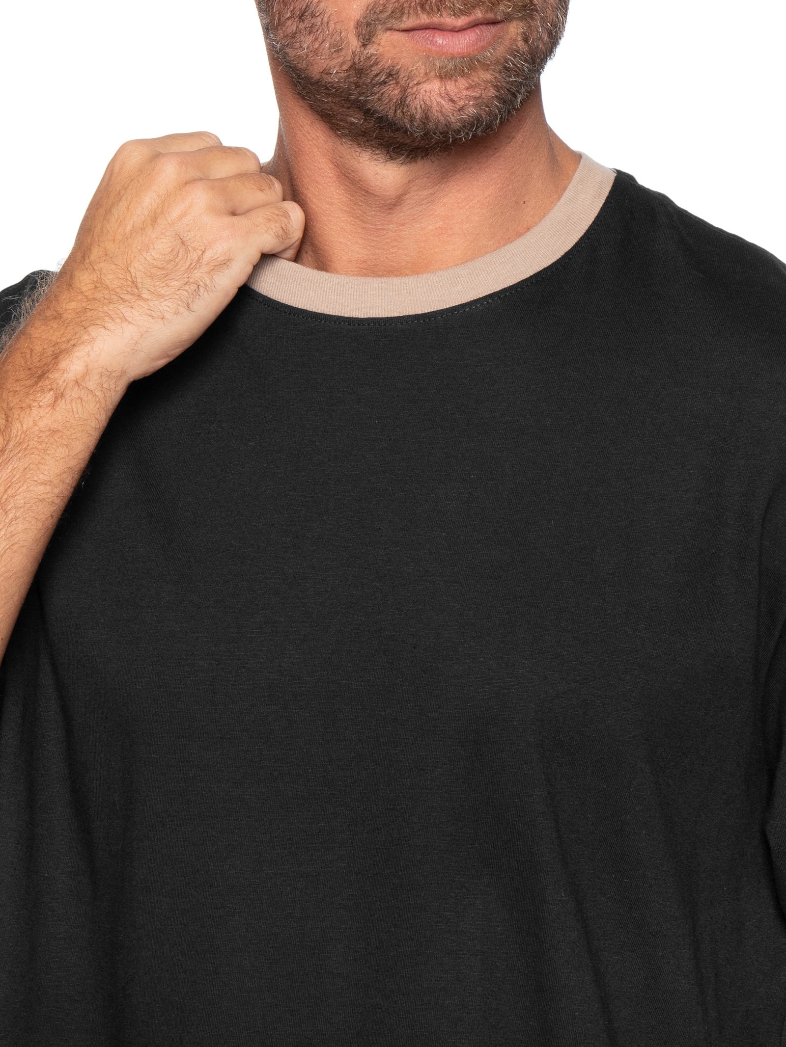 Camiseta Masculina Boxy Gola Contrastante Preto Calvin Klein Jeans