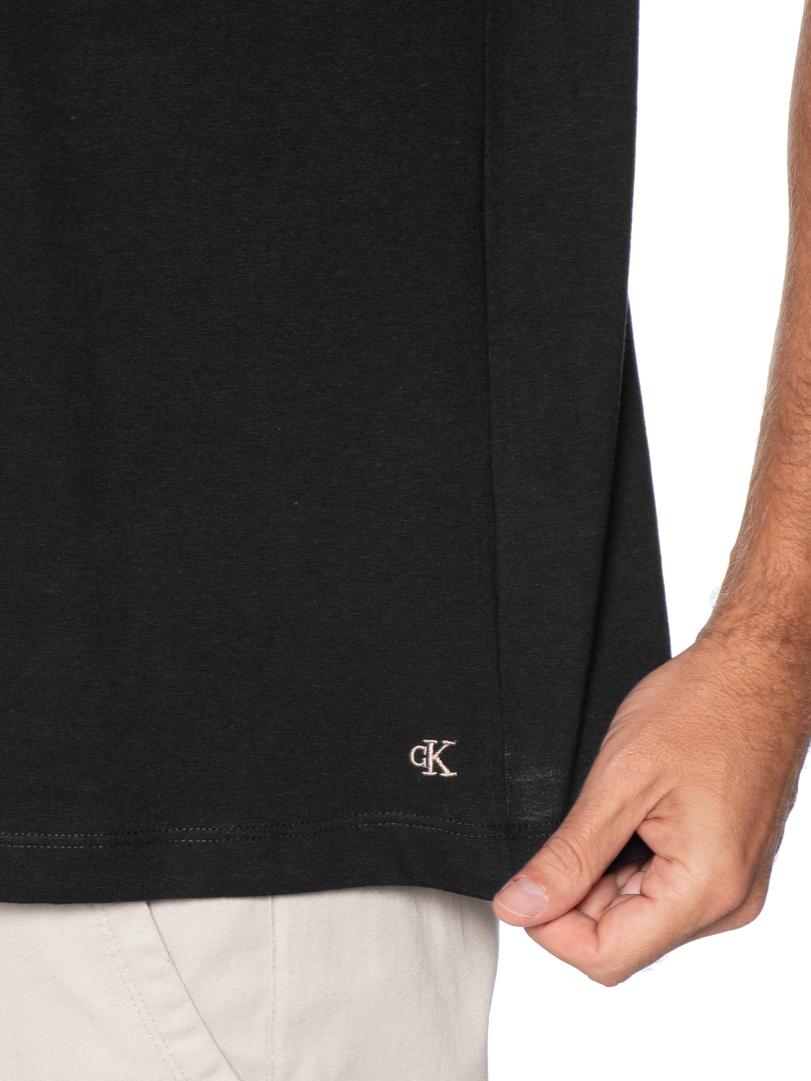 Camiseta Masculina Boxy Gola Contrastante Preto Calvin Klein Jeans