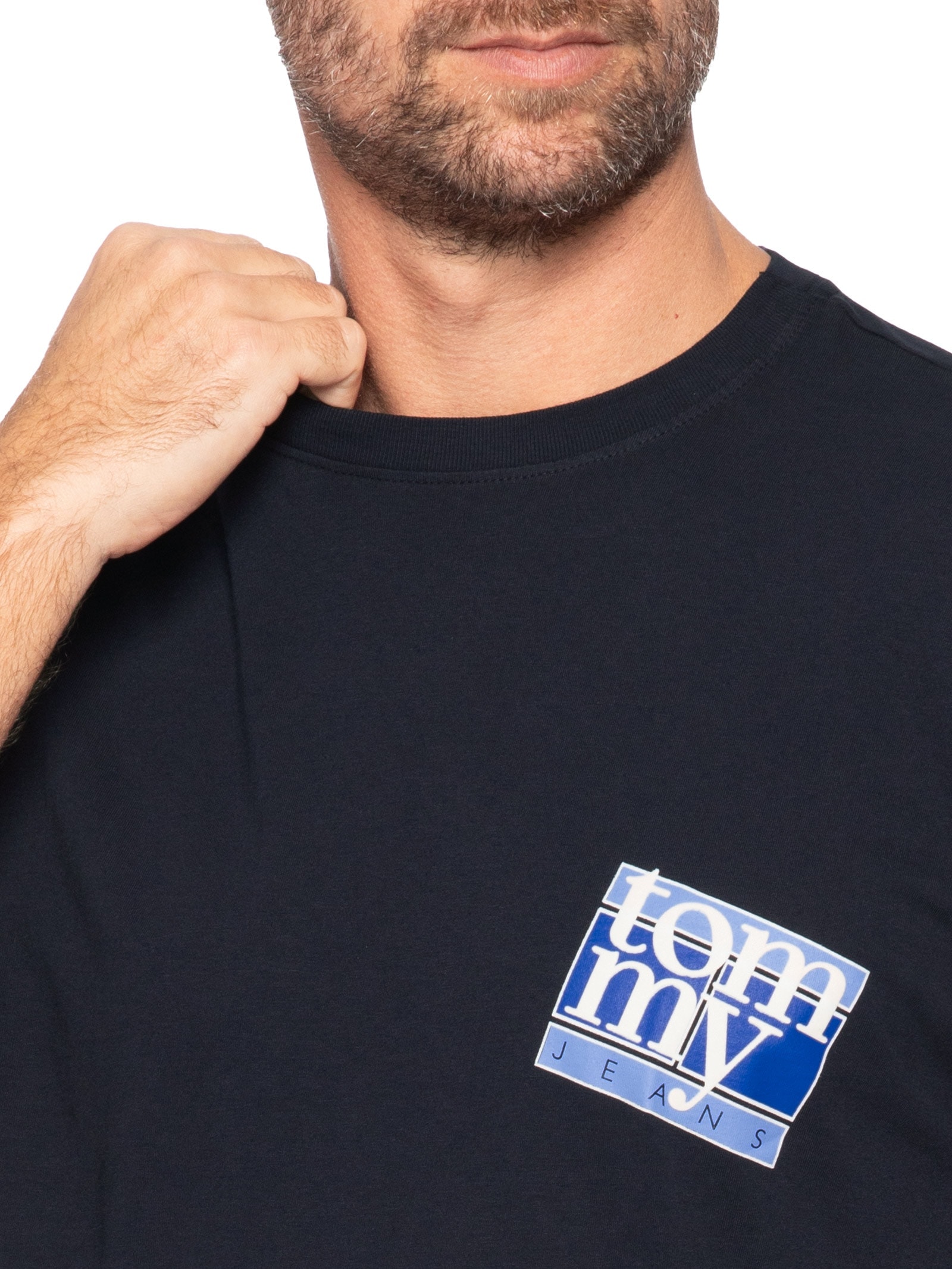 Camiseta Masculina Com Estampa De Logo Flag Dna Azul Tommy Jeans