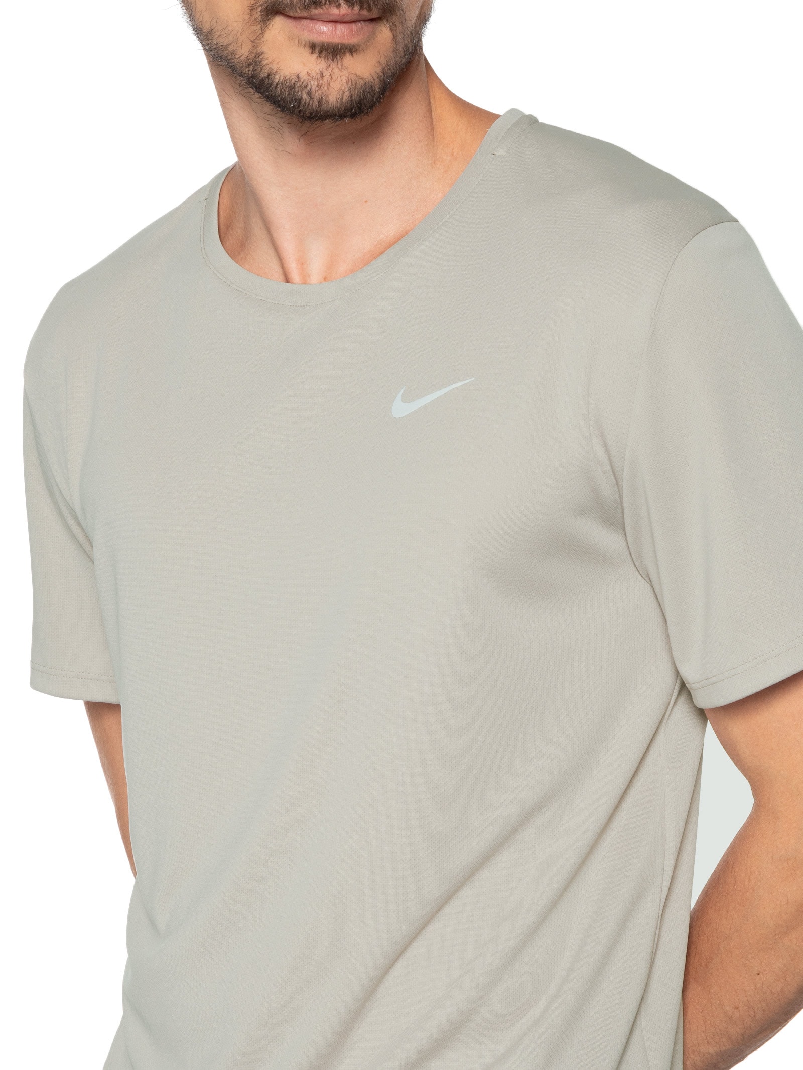 Camiseta Masculina Dri-Fit UV Miller Marrom Nike