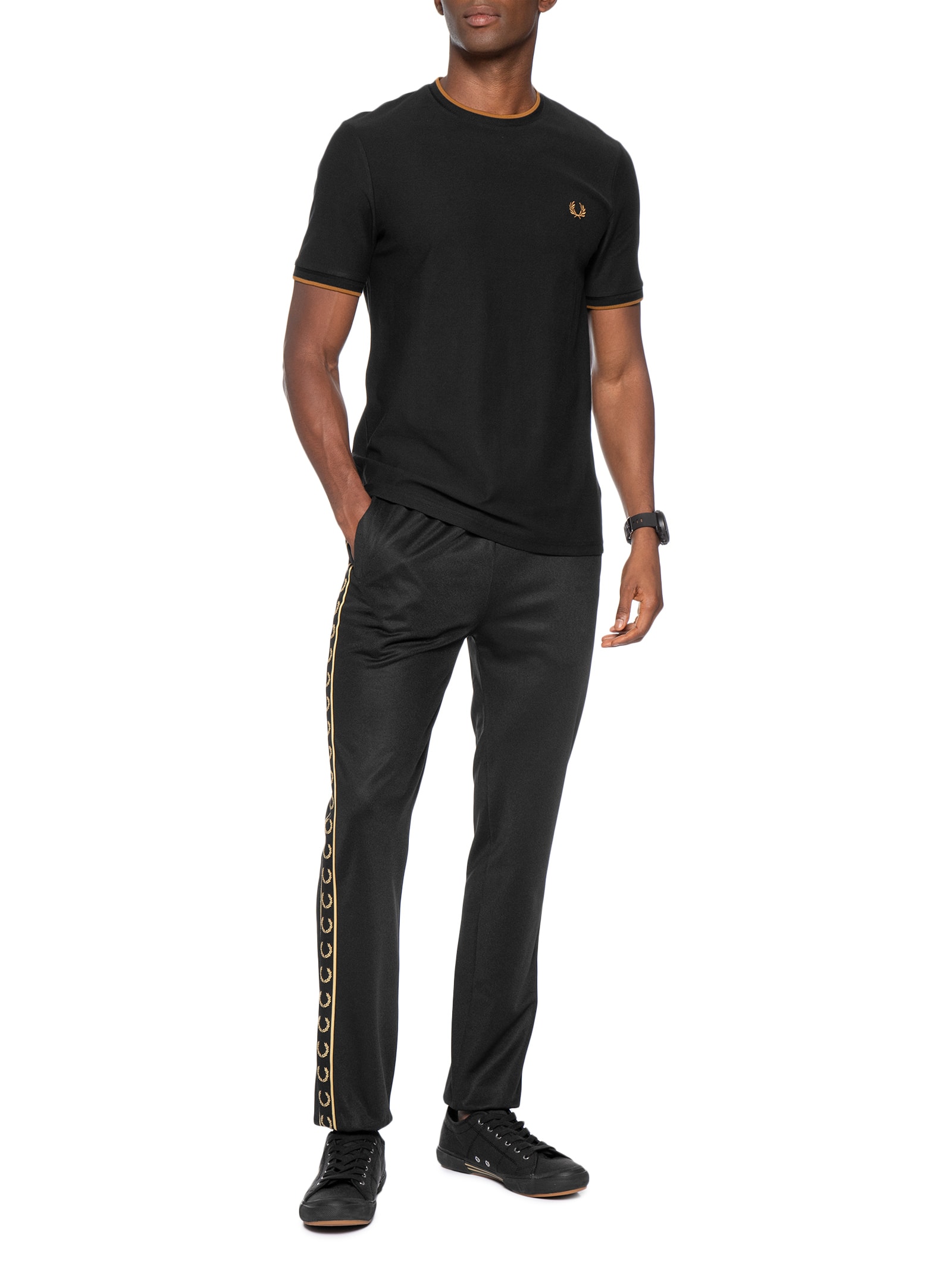 Camiseta Masculina Em Piquê Com Friso Preto Fred Perry