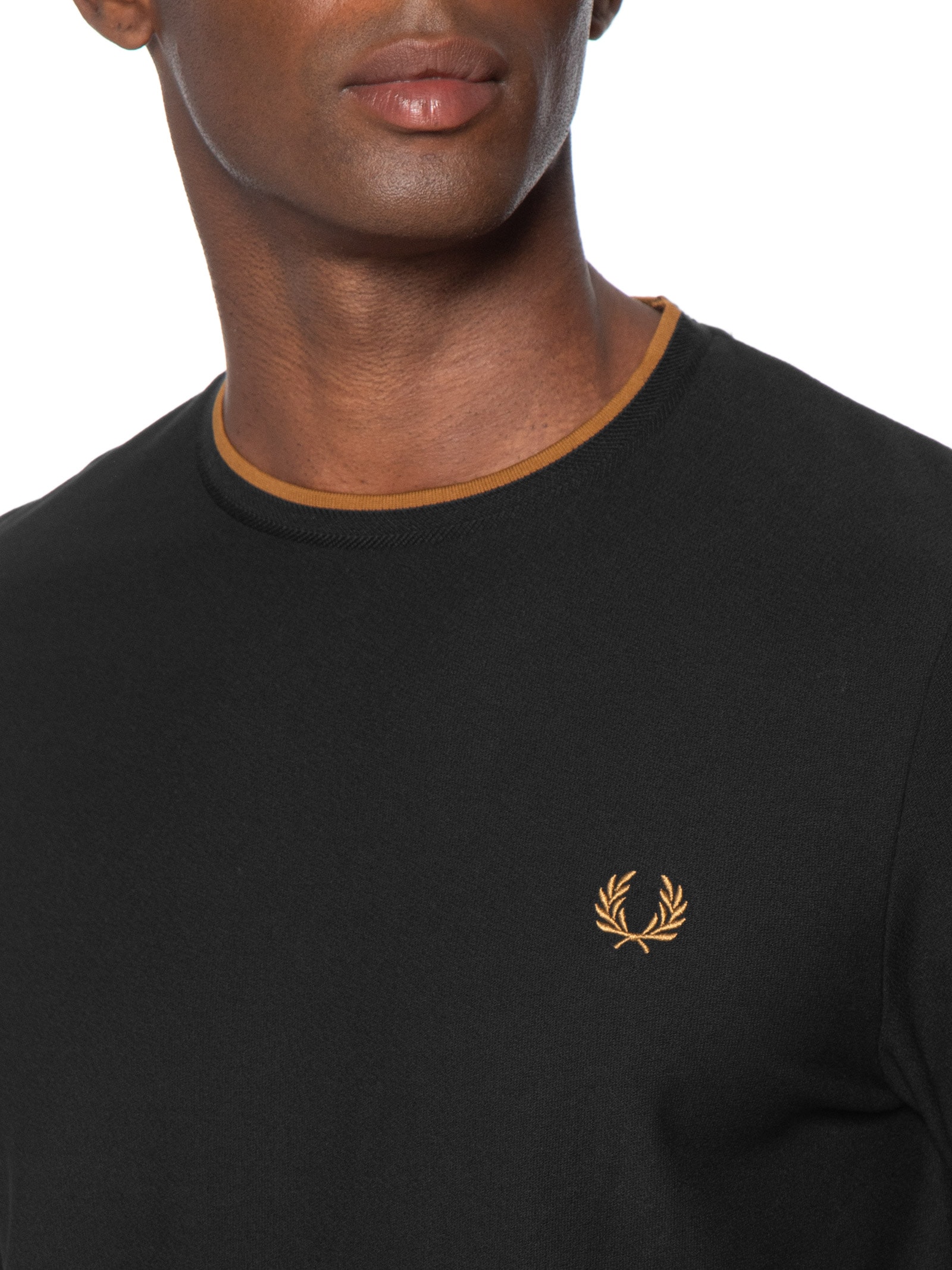 Camiseta Masculina Em Piquê Com Friso Preto Fred Perry