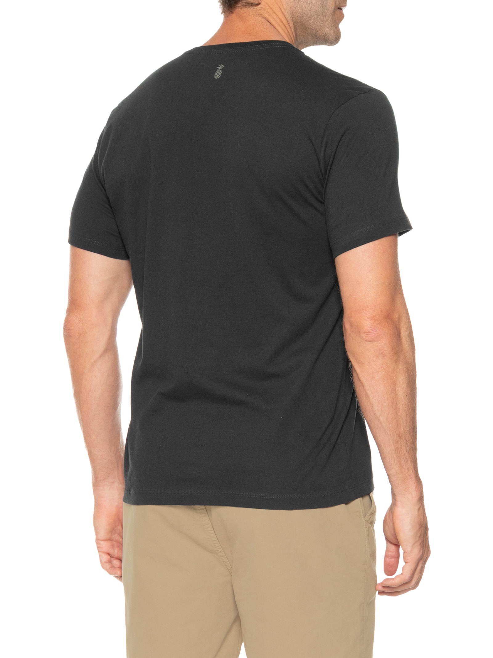 Camiseta Masculina Estampa Aprés Ski Preto Pineapple