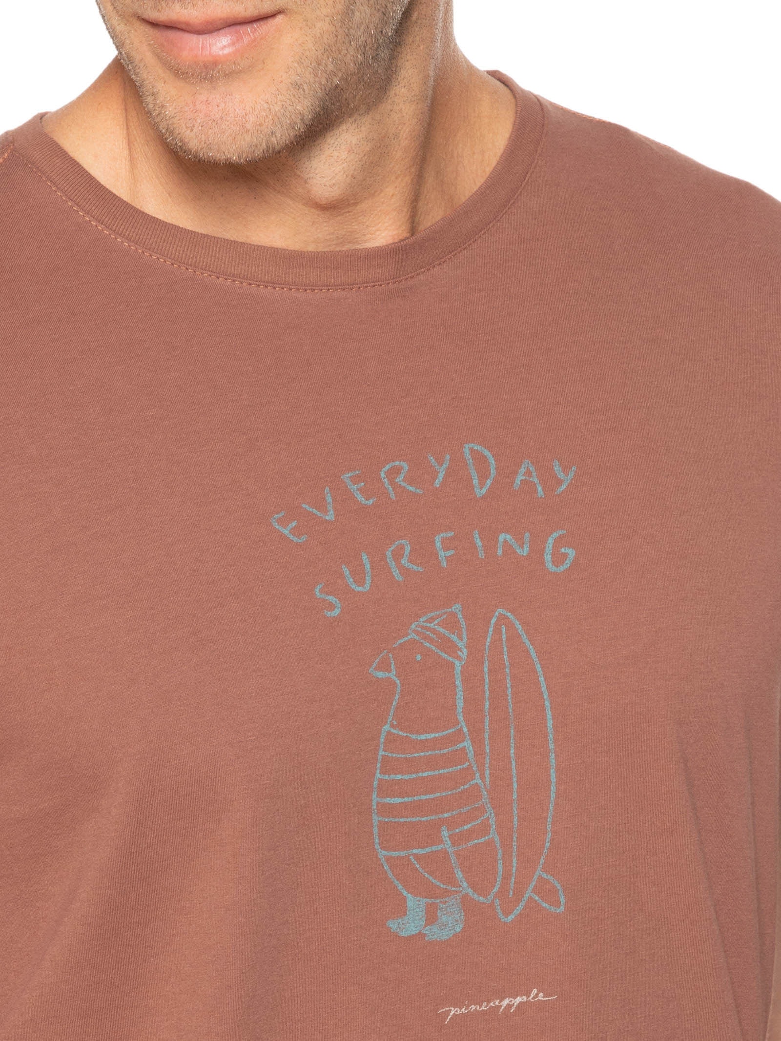 Camiseta Masculina Estampa Everyday Surf Marrom Pineapple