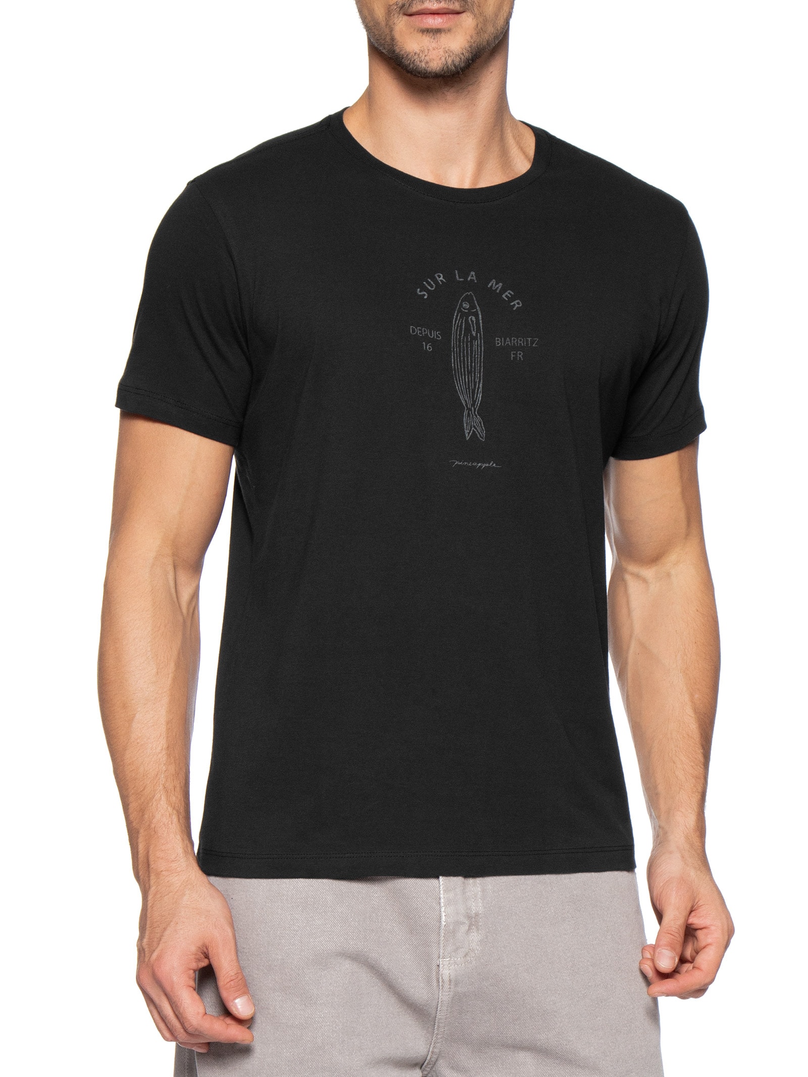 Camiseta Masculina Estampada Peixe Preto Pineapple
