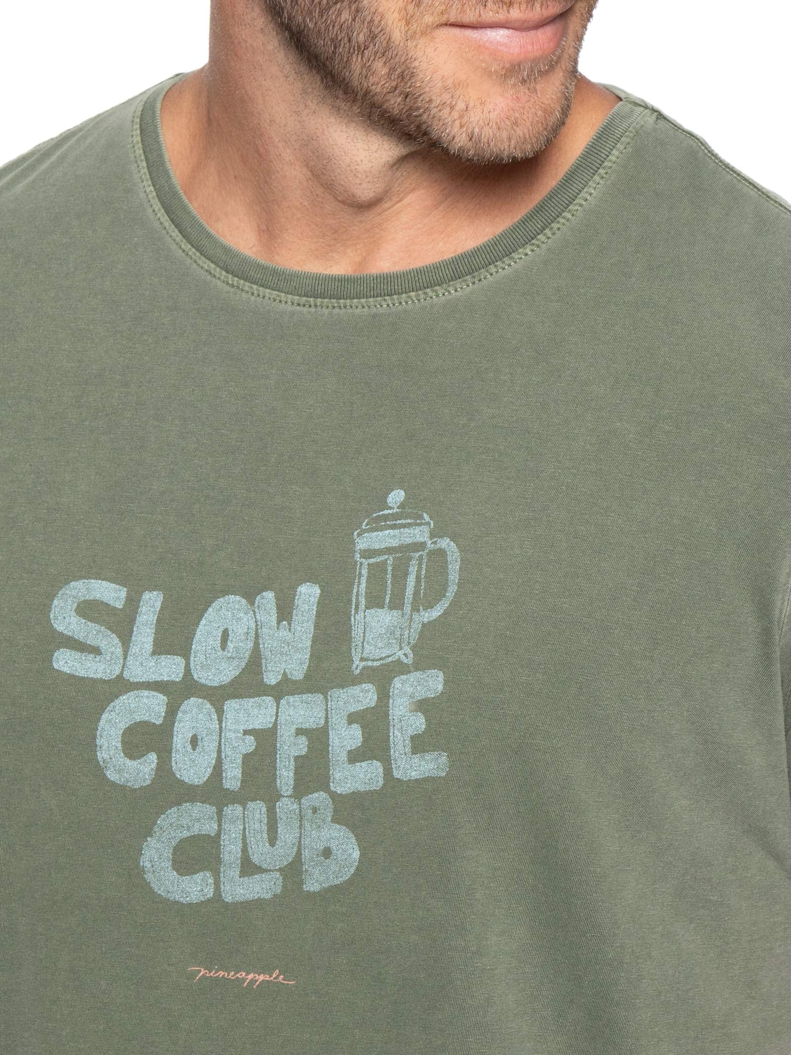 Camiseta Masculina Estampada Slow Coffee Verde Pineapple