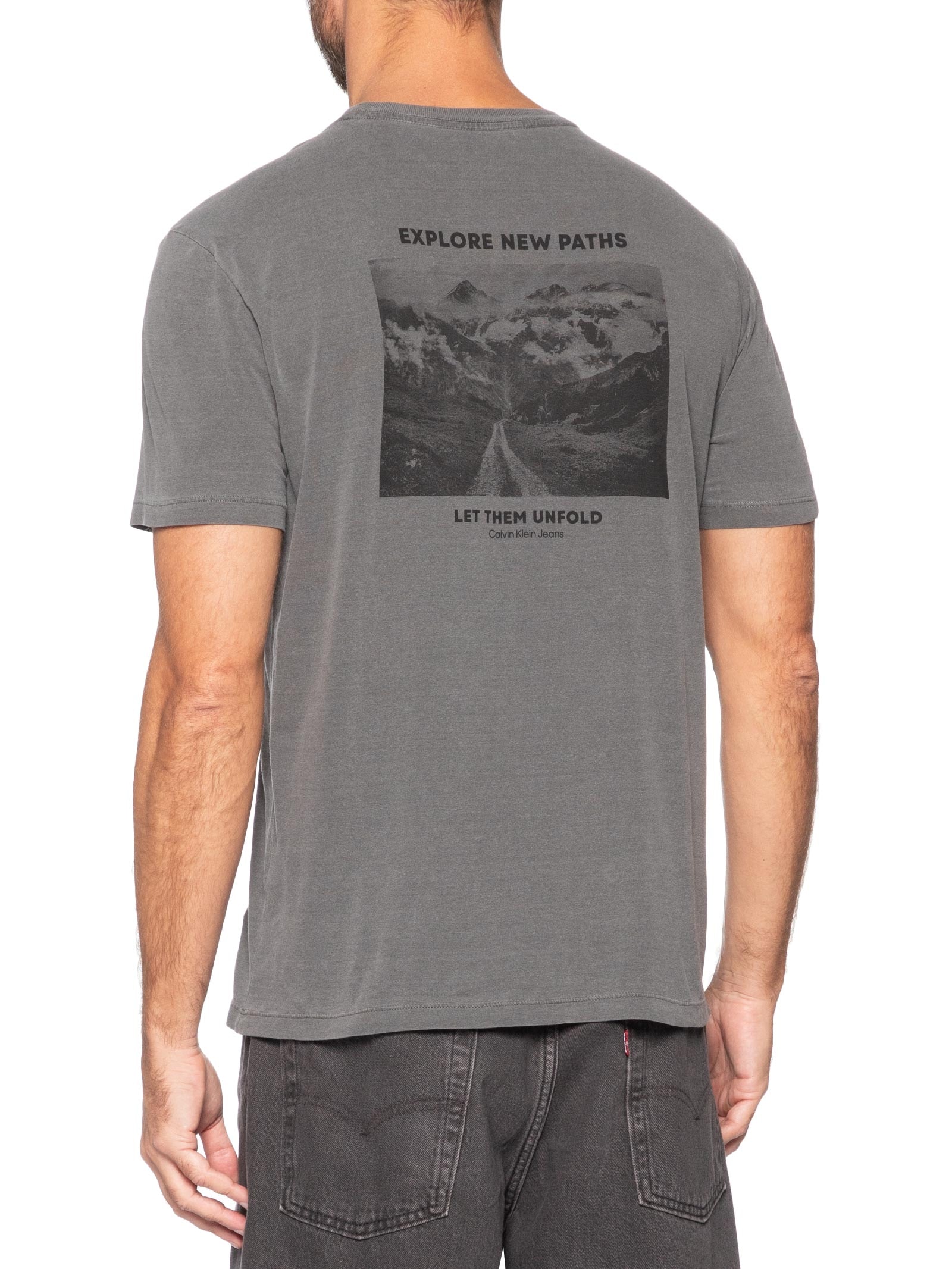 Camiseta Masculina Explore New Paths Cinza Calvin Klein Jeans