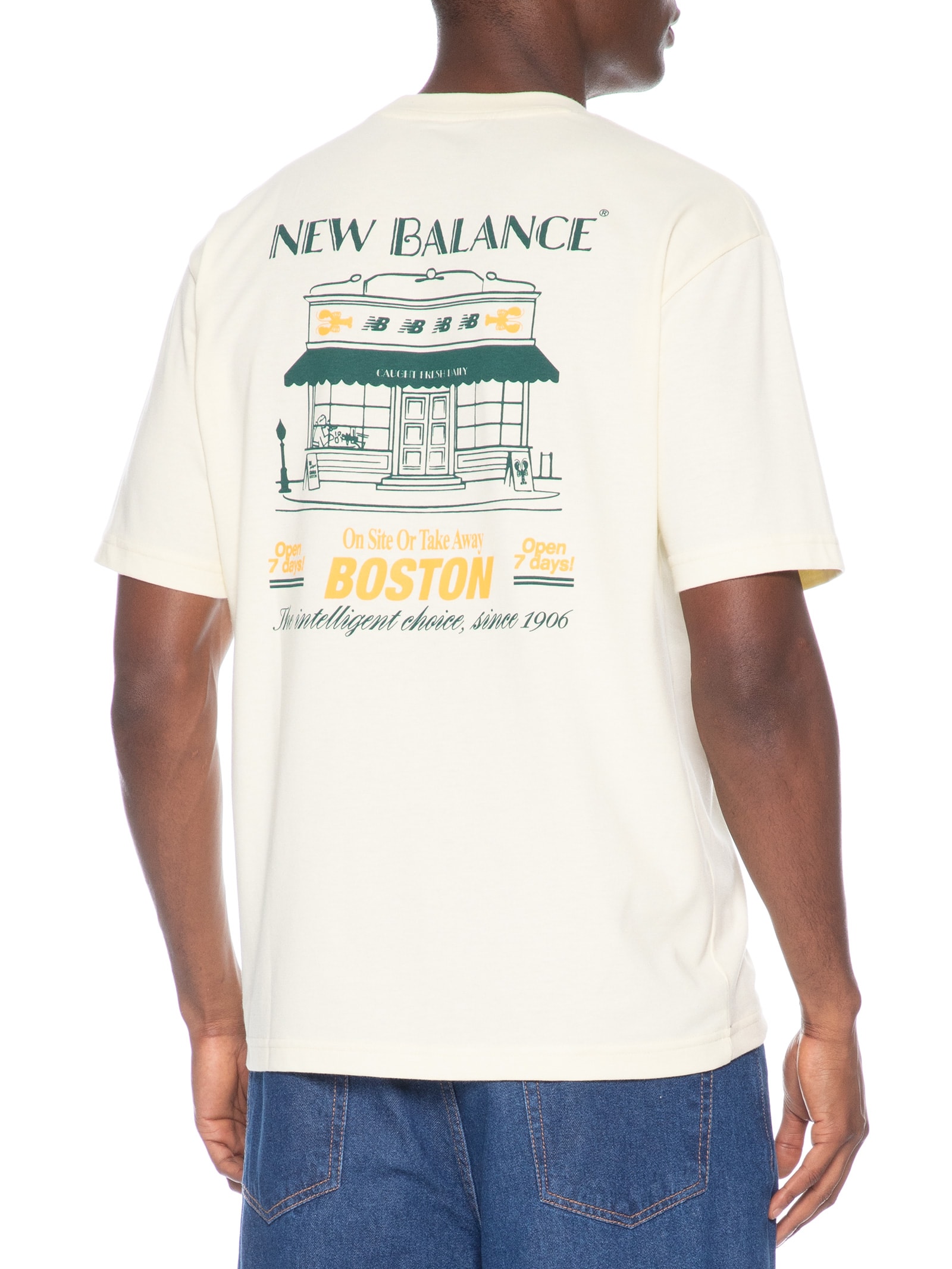 Camiseta Masculina Grab A Bite Boston Off White New Balance