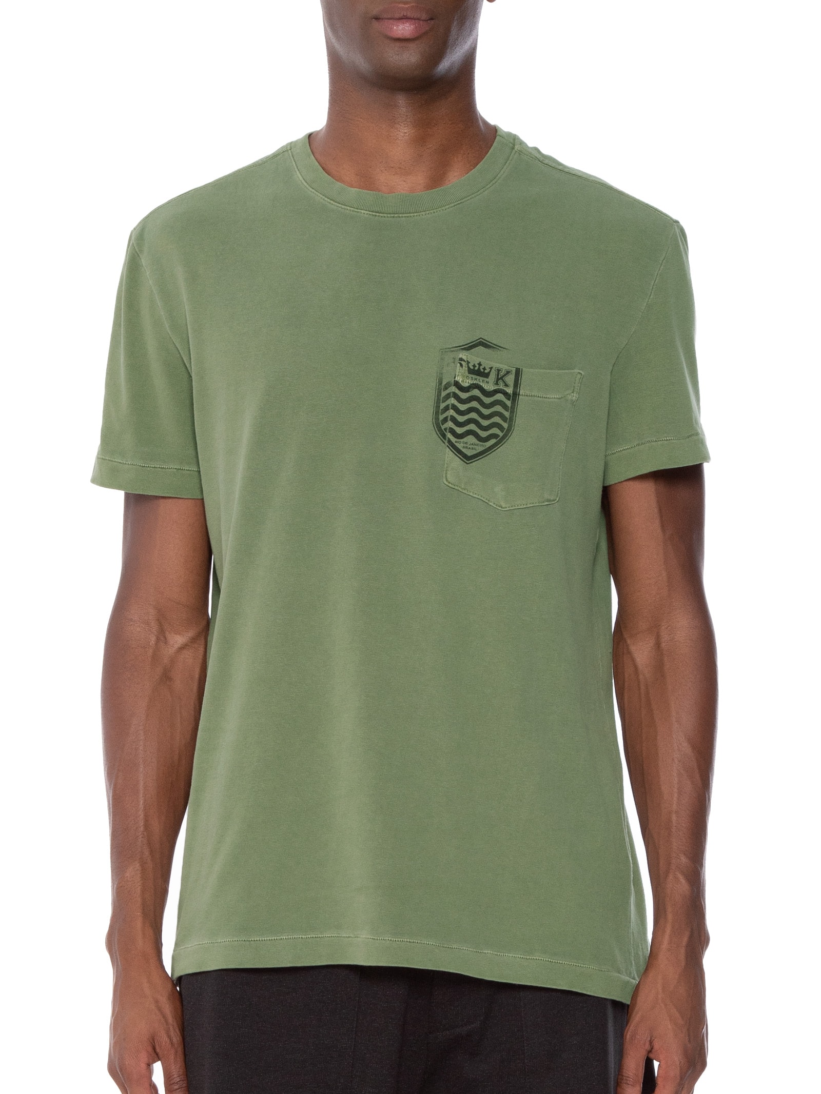 Camiseta Masculina Manga Curta Bolso Brasão Verde Osklen
