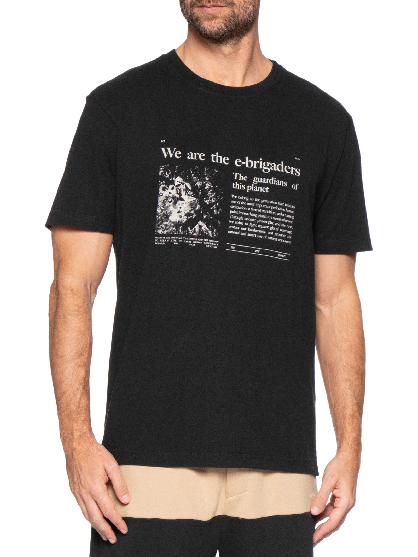 Camiseta Masculina Manga Curta Gola Careca Vintage E-Brigade News Preto Osklen
