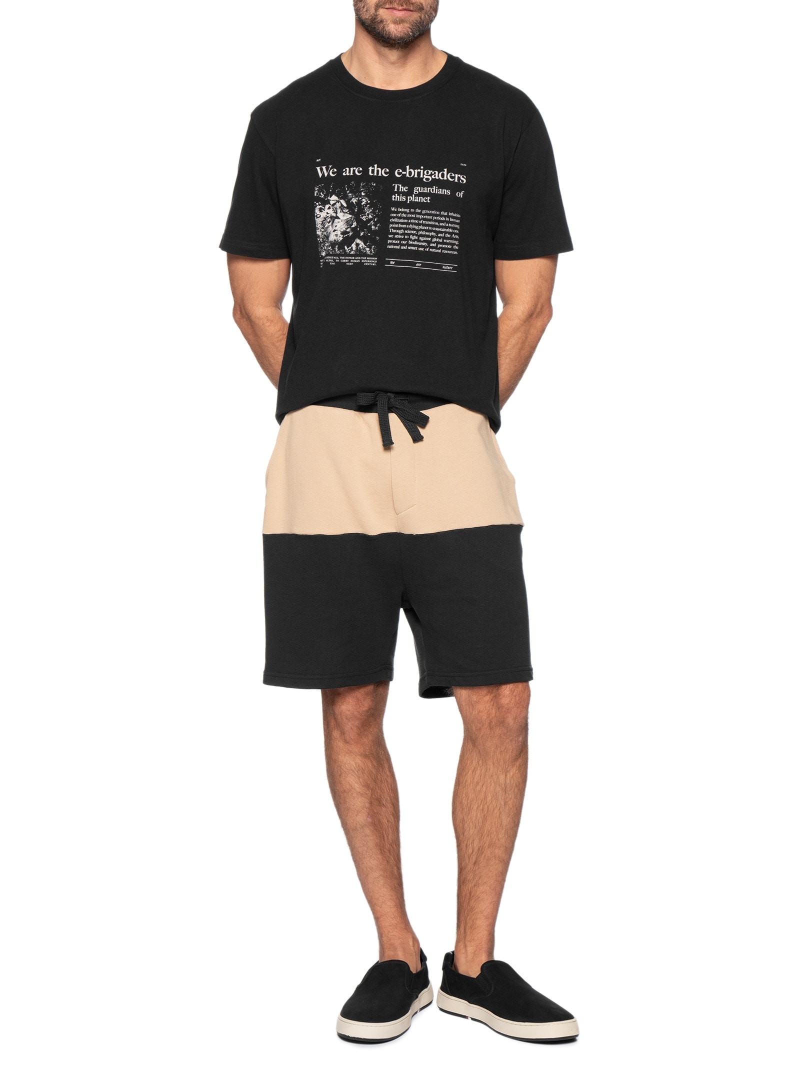 Camiseta Masculina Manga Curta Gola Careca Vintage E-Brigade News Preto Osklen