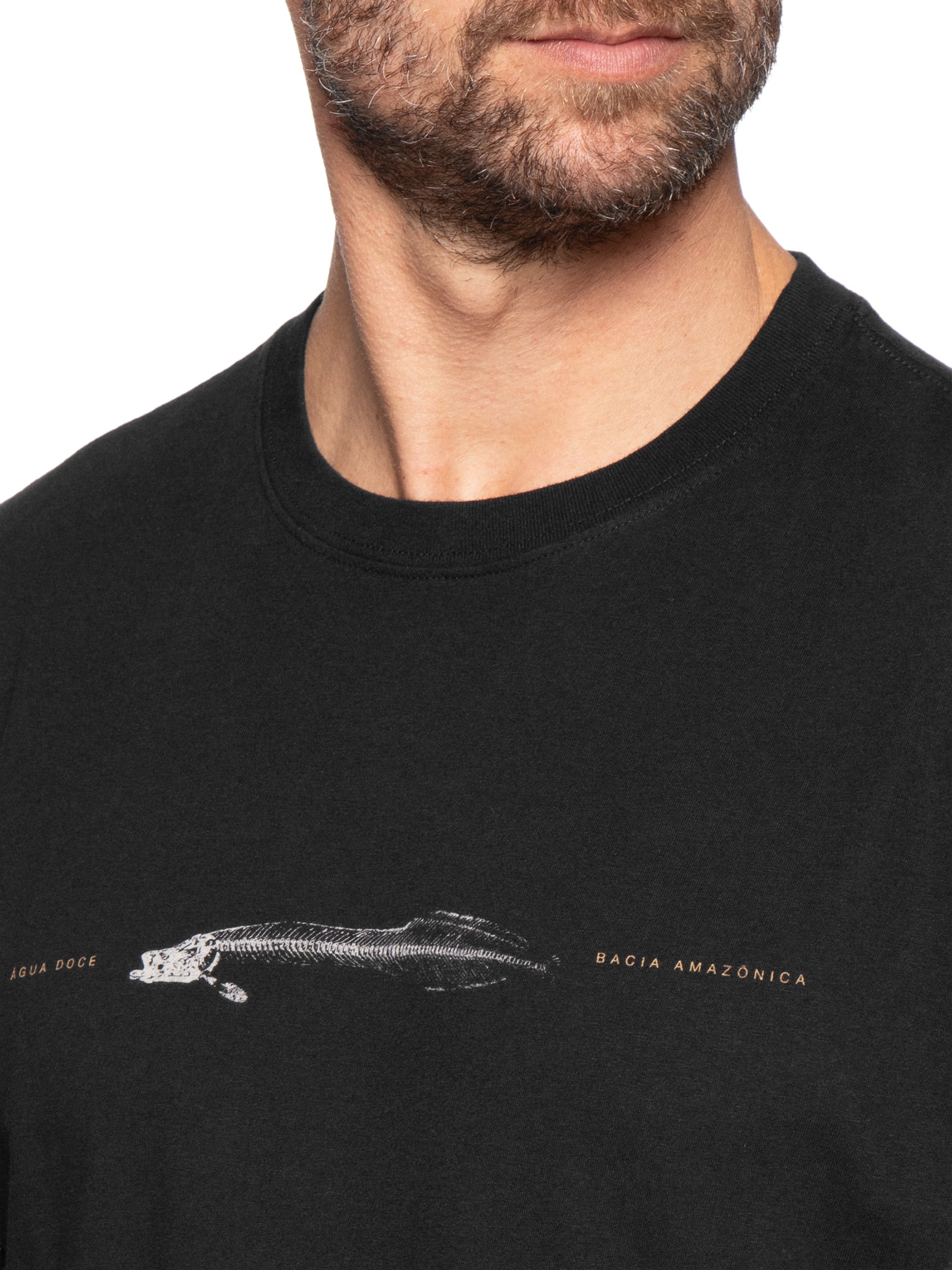 Camiseta Masculina Manga Curta Gola Careca Vintage Pirarucu Preto Osklen