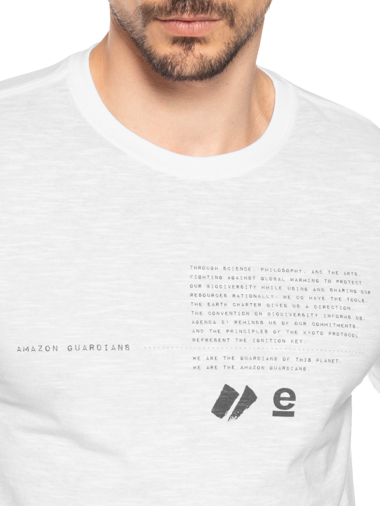 Camiseta Masculina Manga Curta ORG Amazon Guardians Manga Curta Branco Osklen
